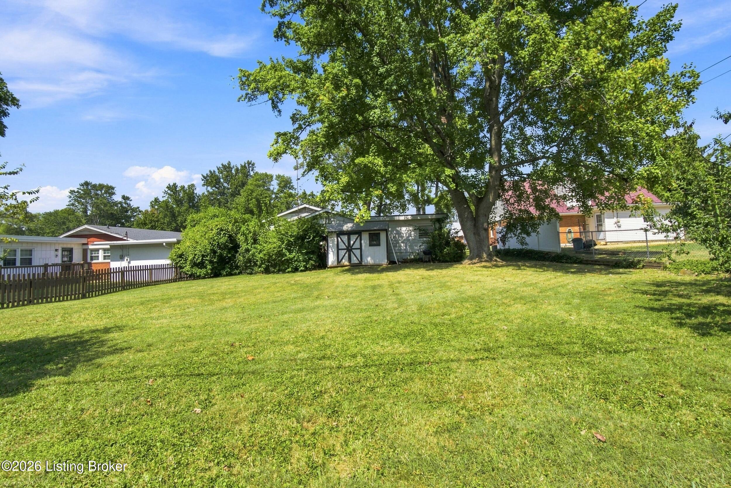 12306 Meadow Ln Property Photo 7