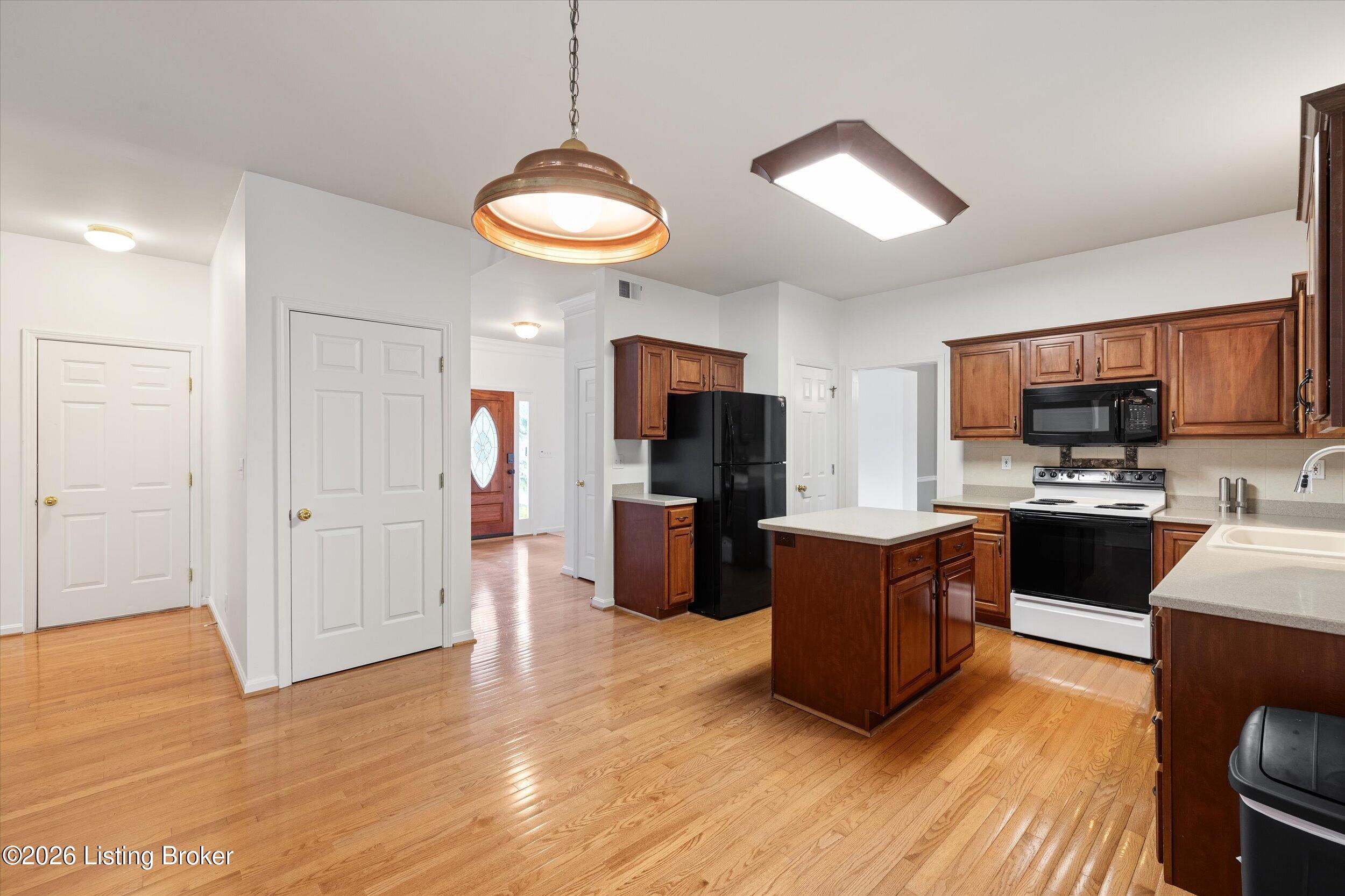 10504 Edgewater Rd Property Photo 22