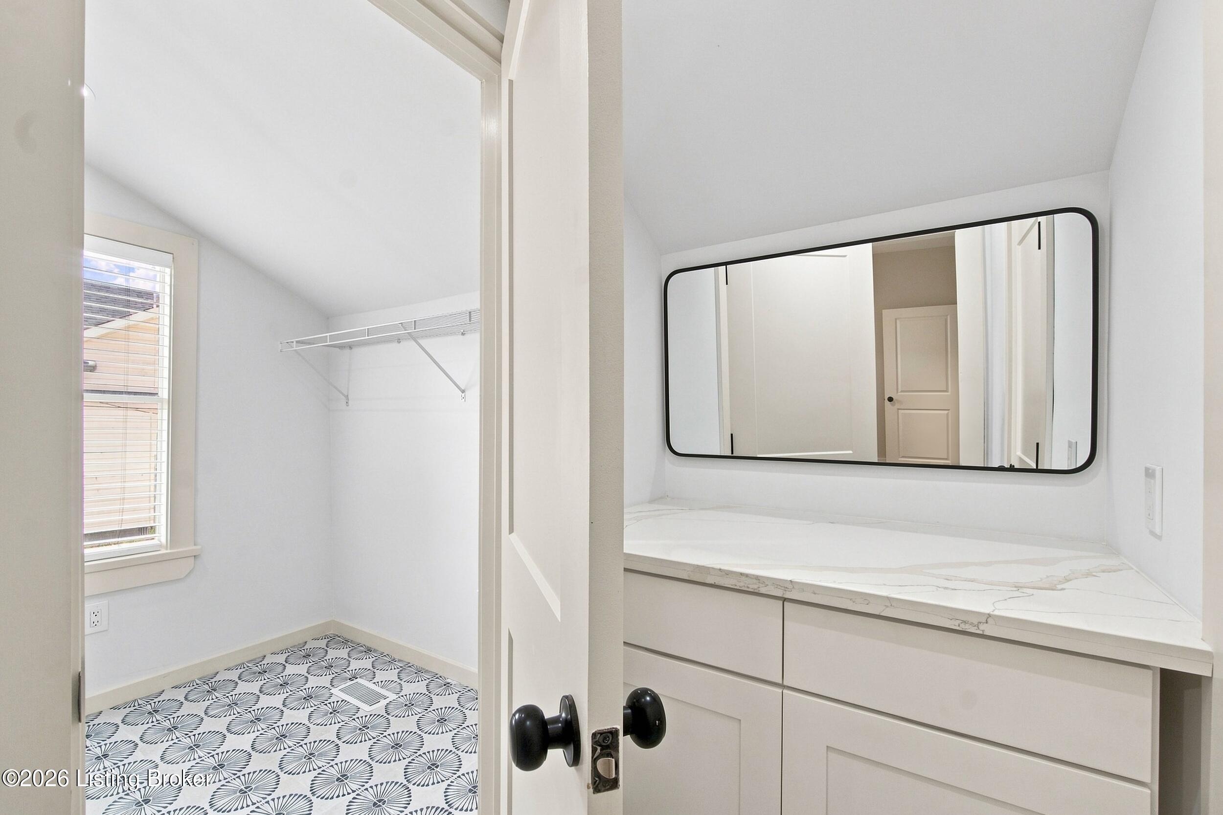 801 Reading Rd Property Photo 14