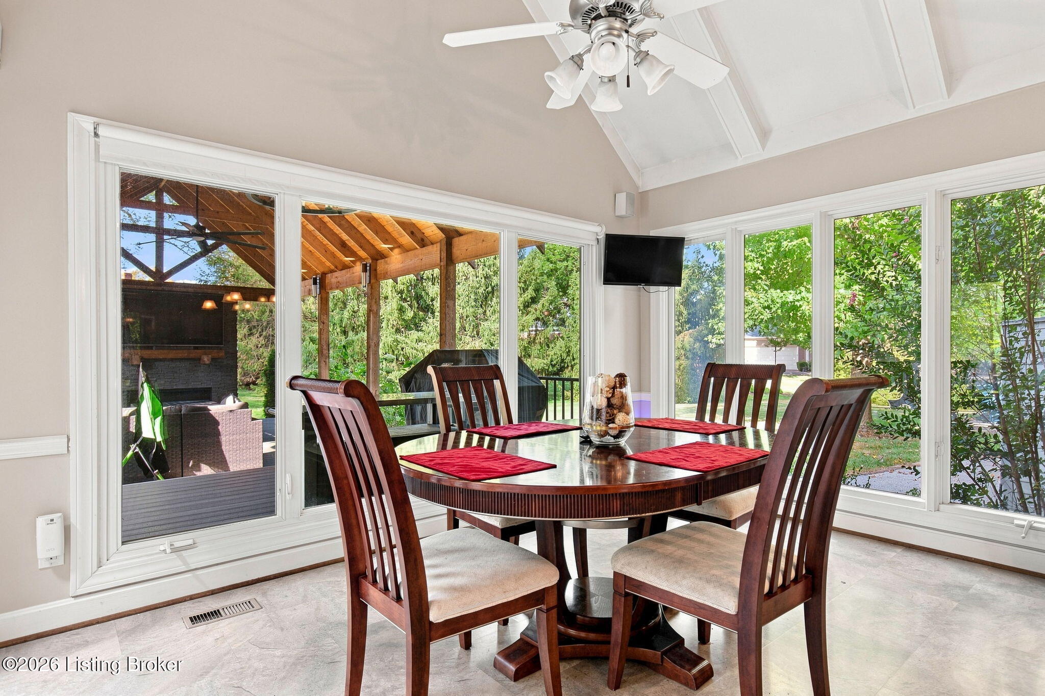 804 Harvest Grove Ct Property Photo 15