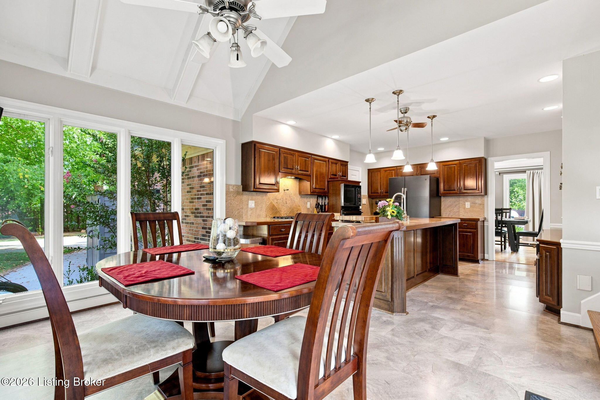 804 Harvest Grove Ct Property Photo 16