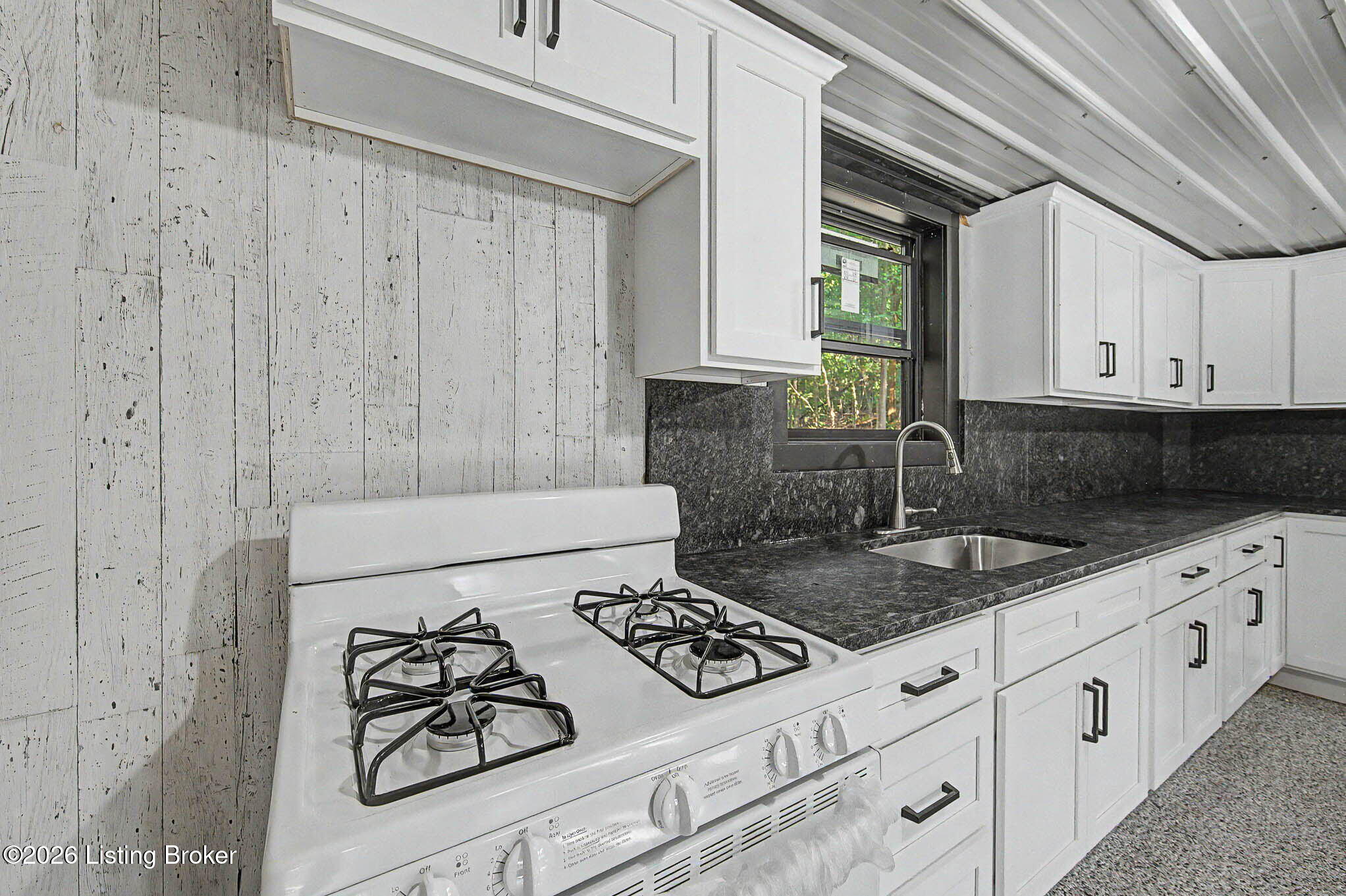 575 Larry Hope Rd Property Photo 7