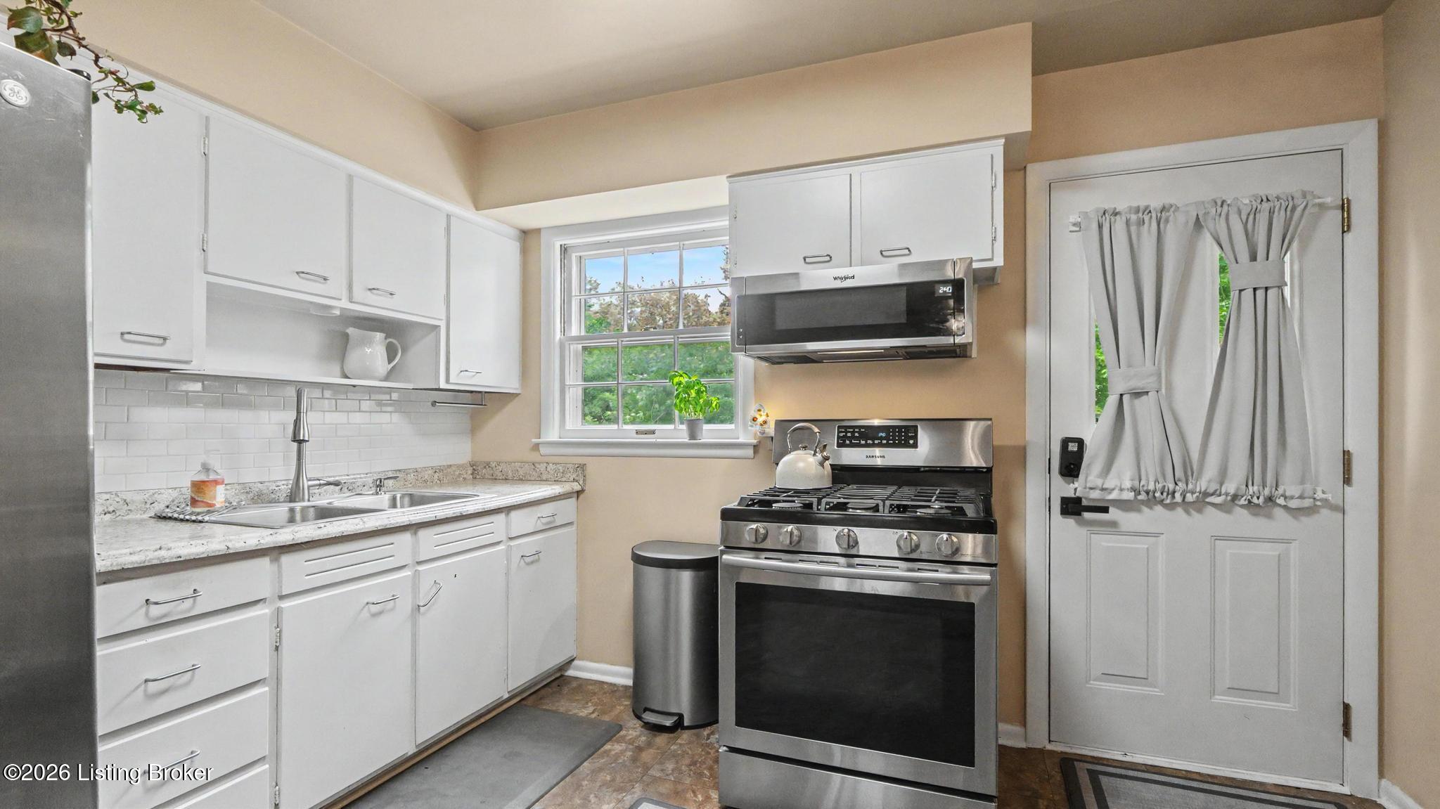 2714 Riedling Dr Apt 4 Property Photo 9