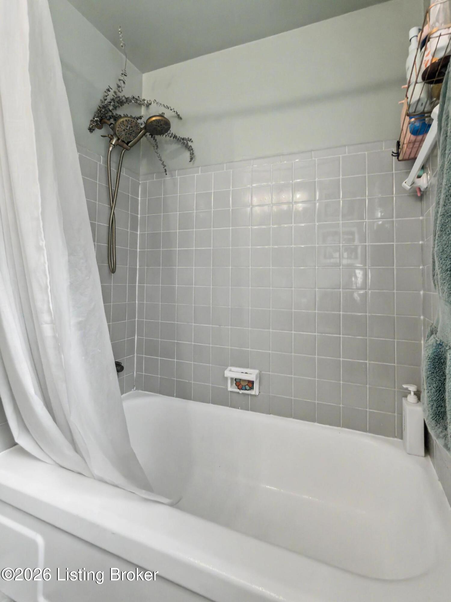 2714 Riedling Dr Apt 4 Property Photo 18