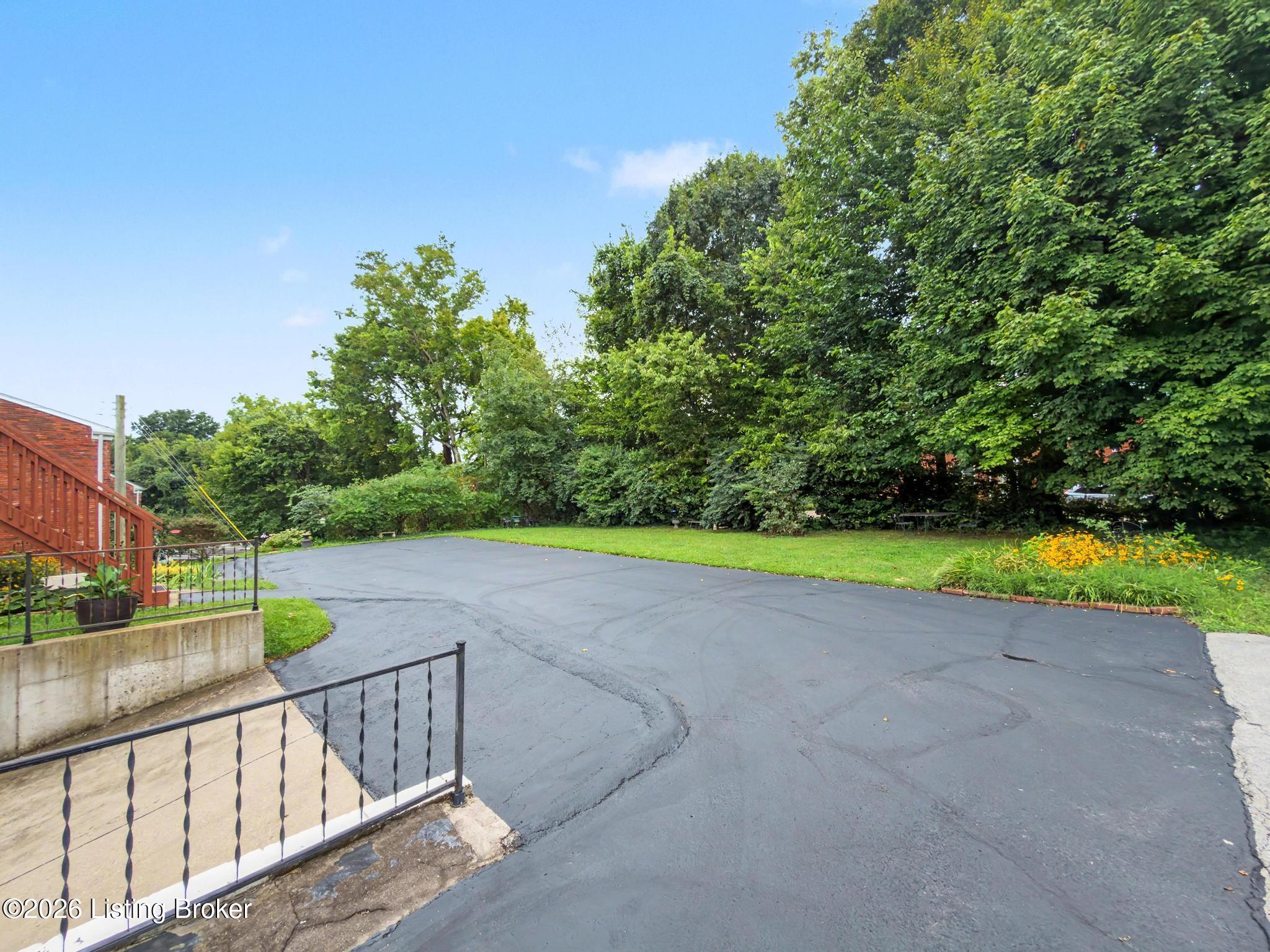 2714 Riedling Dr Apt 4 Property Photo 24