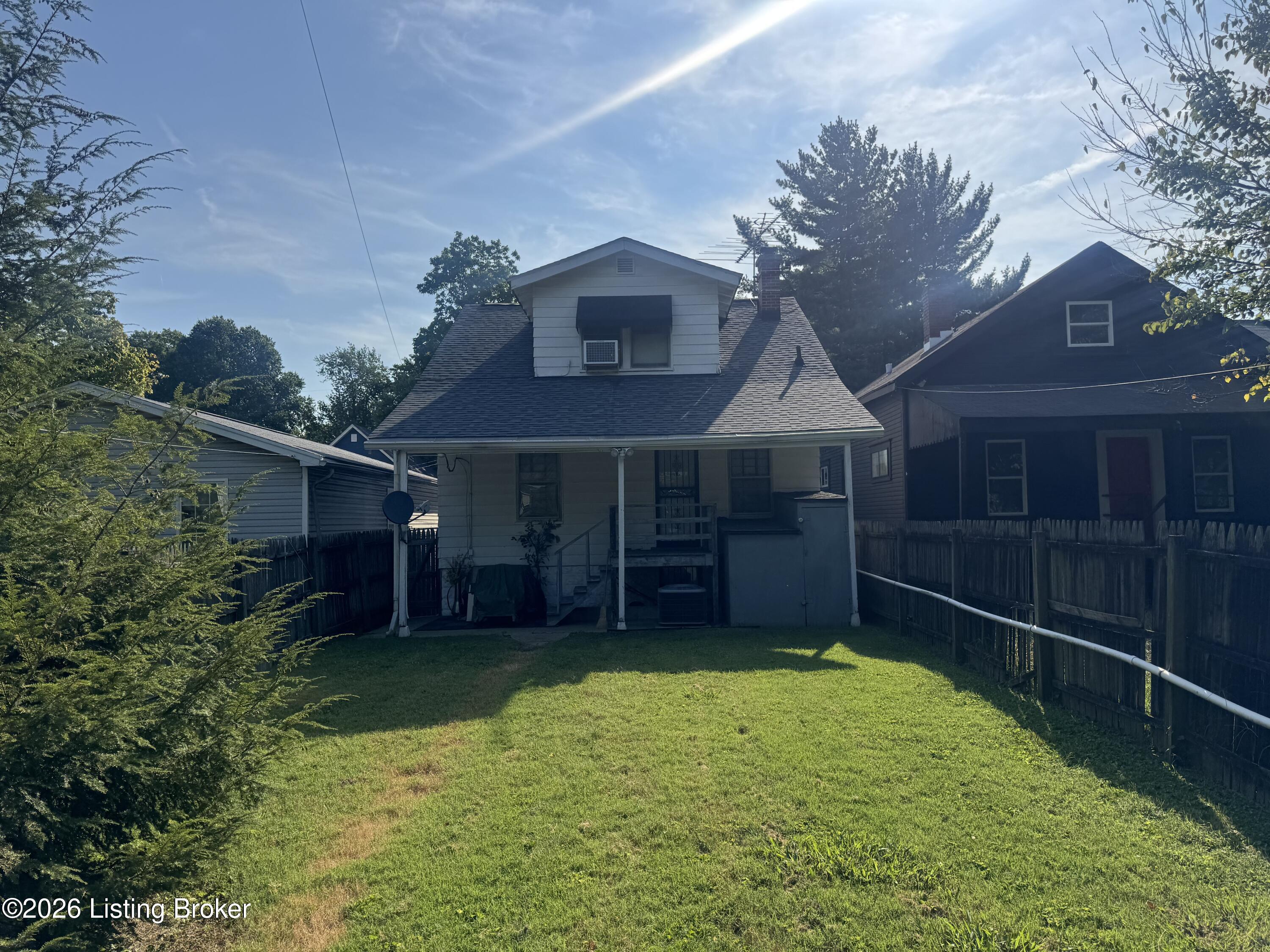 818 S 33rd St Property Photo 15