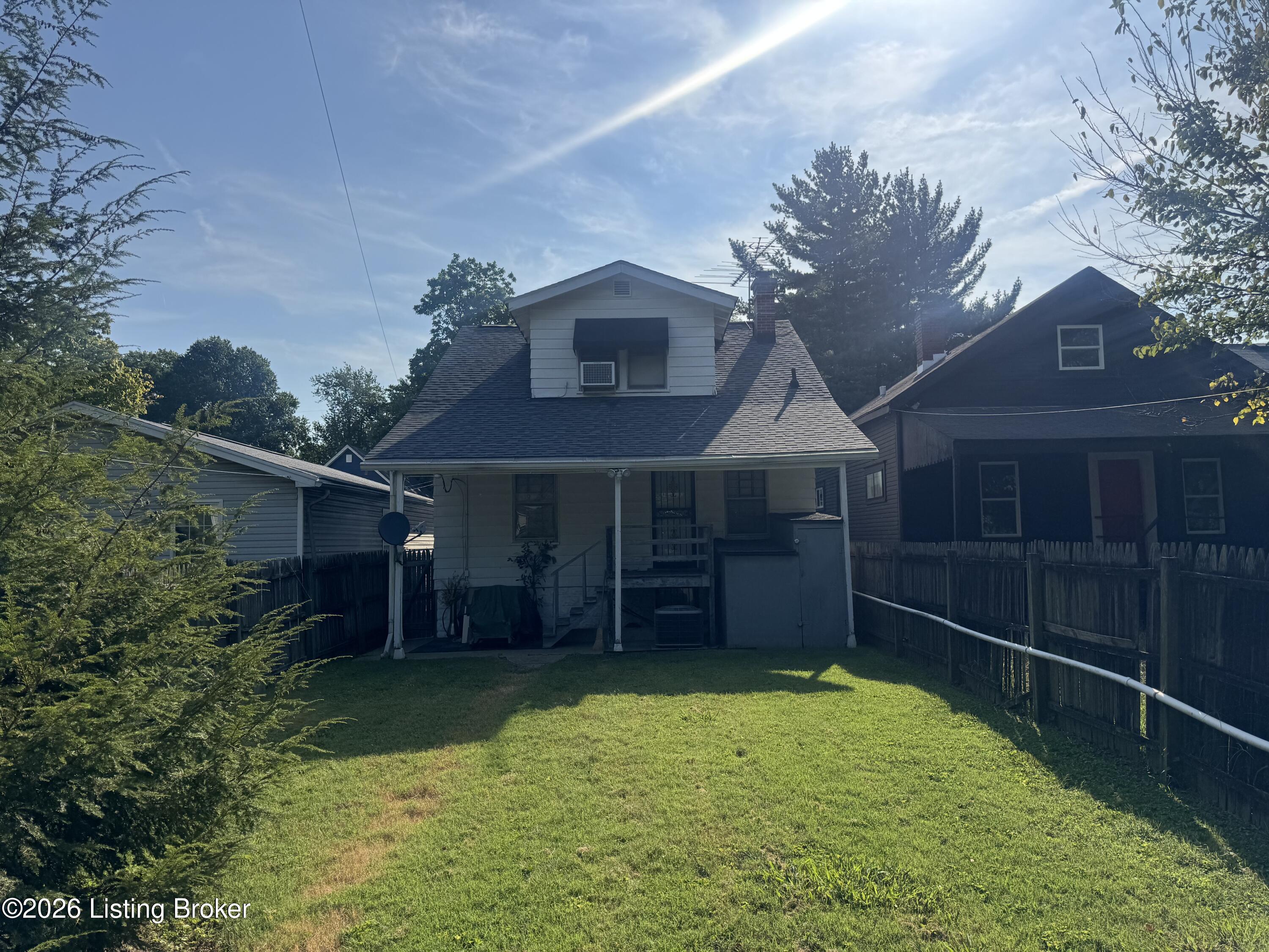 818 S 33rd St Property Photo 16