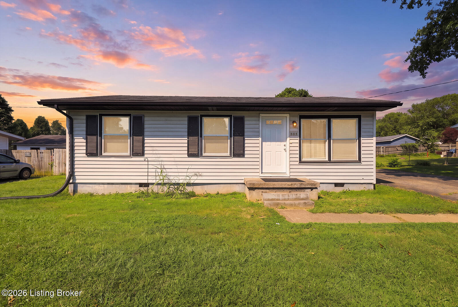 350 Eastview Cir Property Photo 1