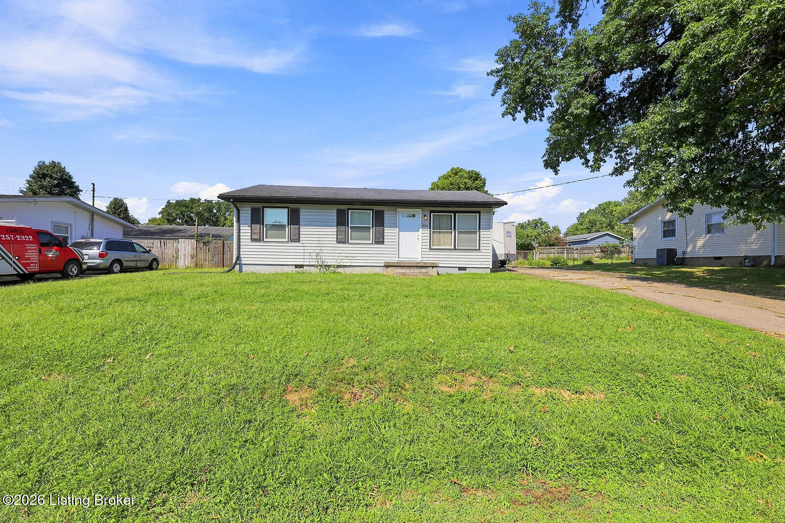 350 Eastview Cir Property Photo 5