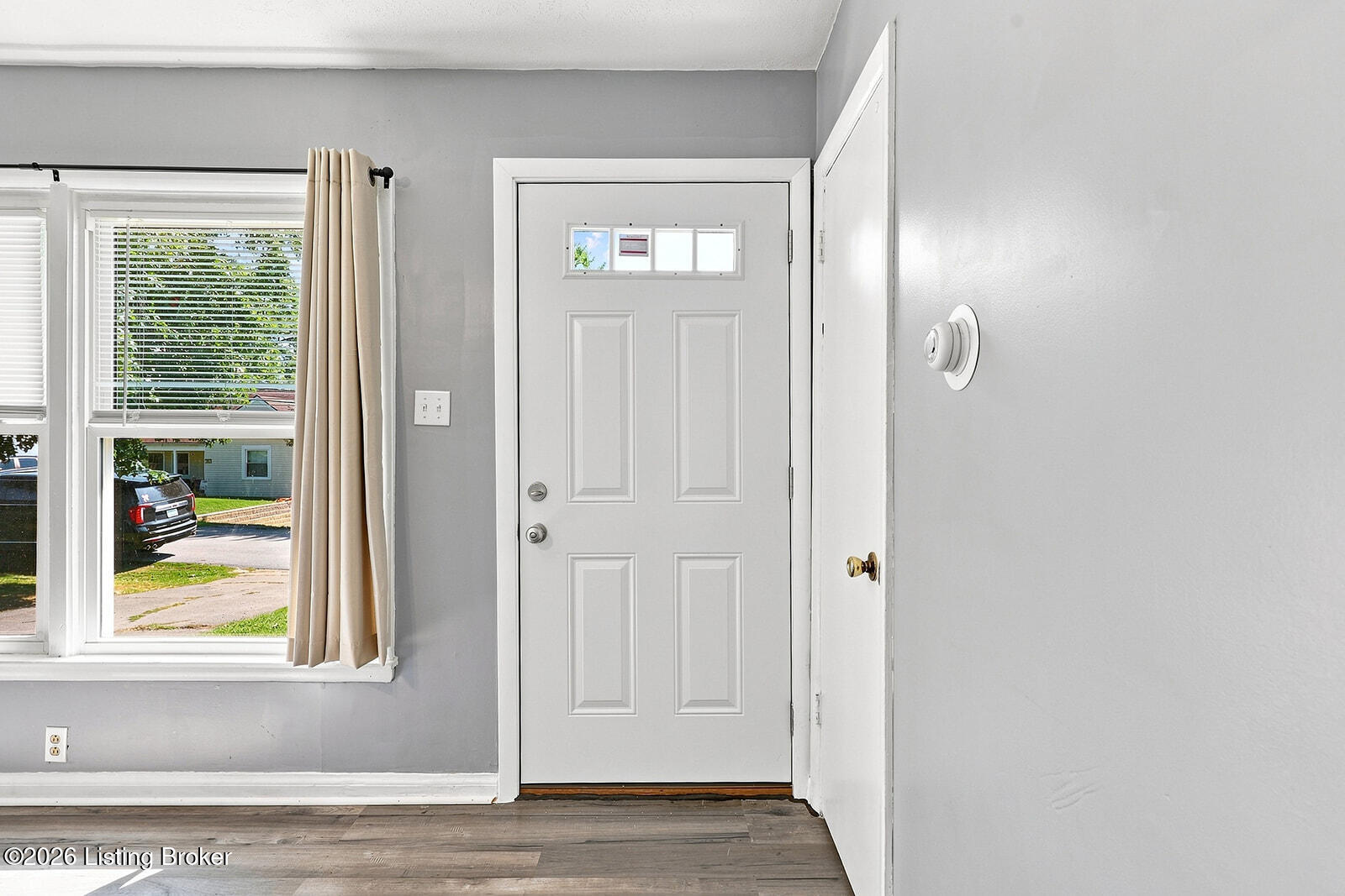 350 Eastview Cir Property Photo 7