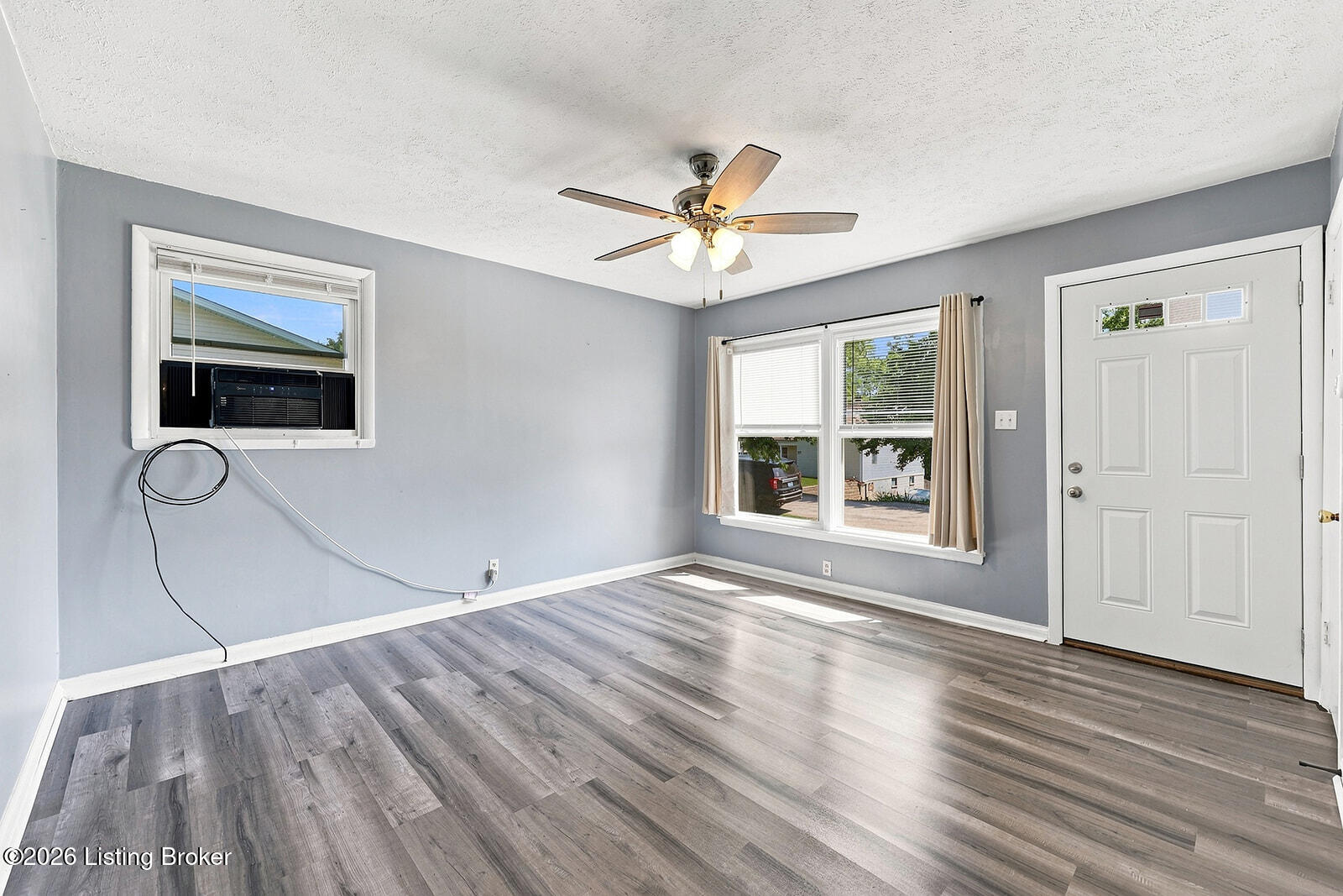 350 Eastview Cir Property Photo 8