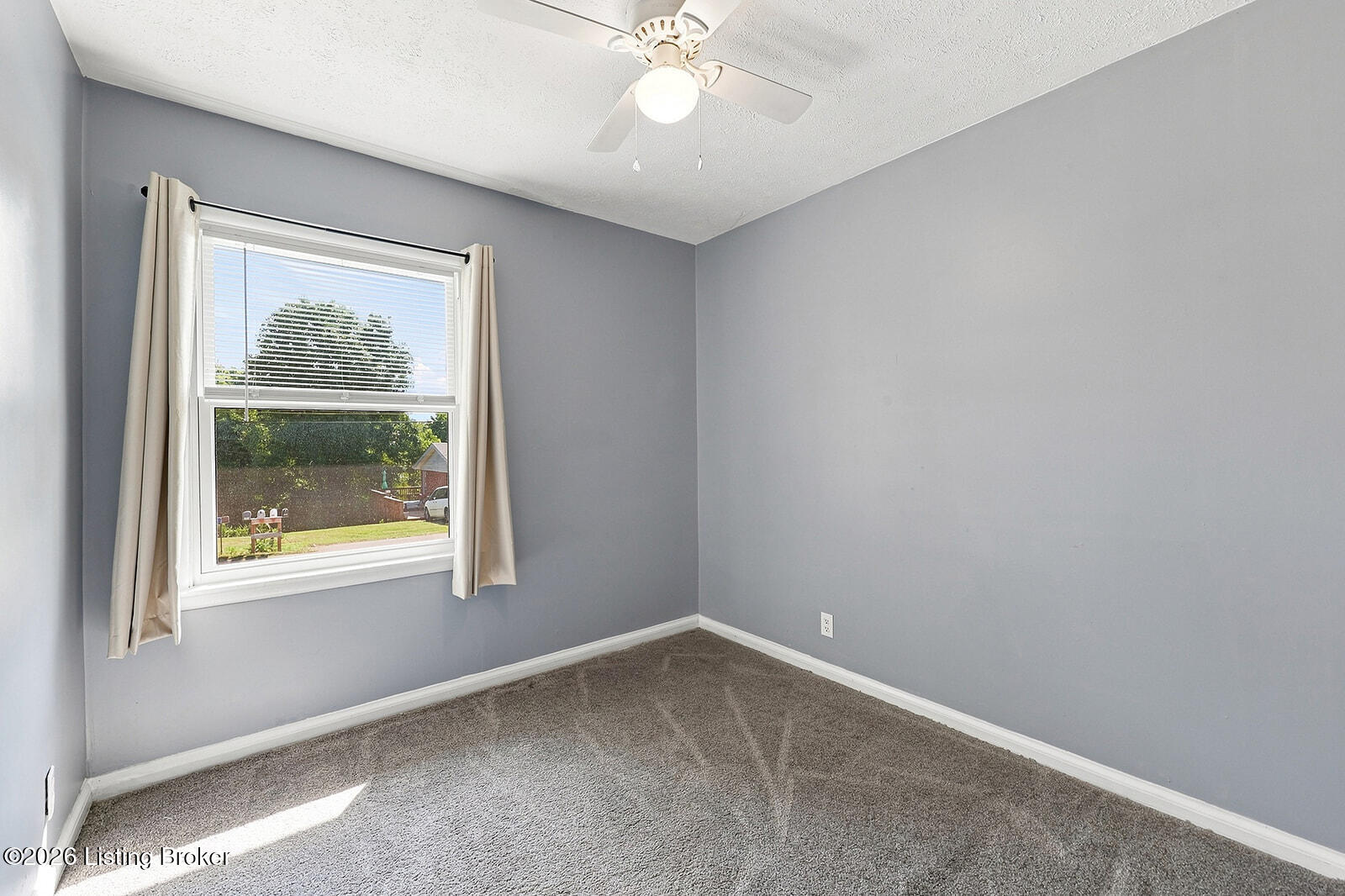 350 Eastview Cir Property Photo 9