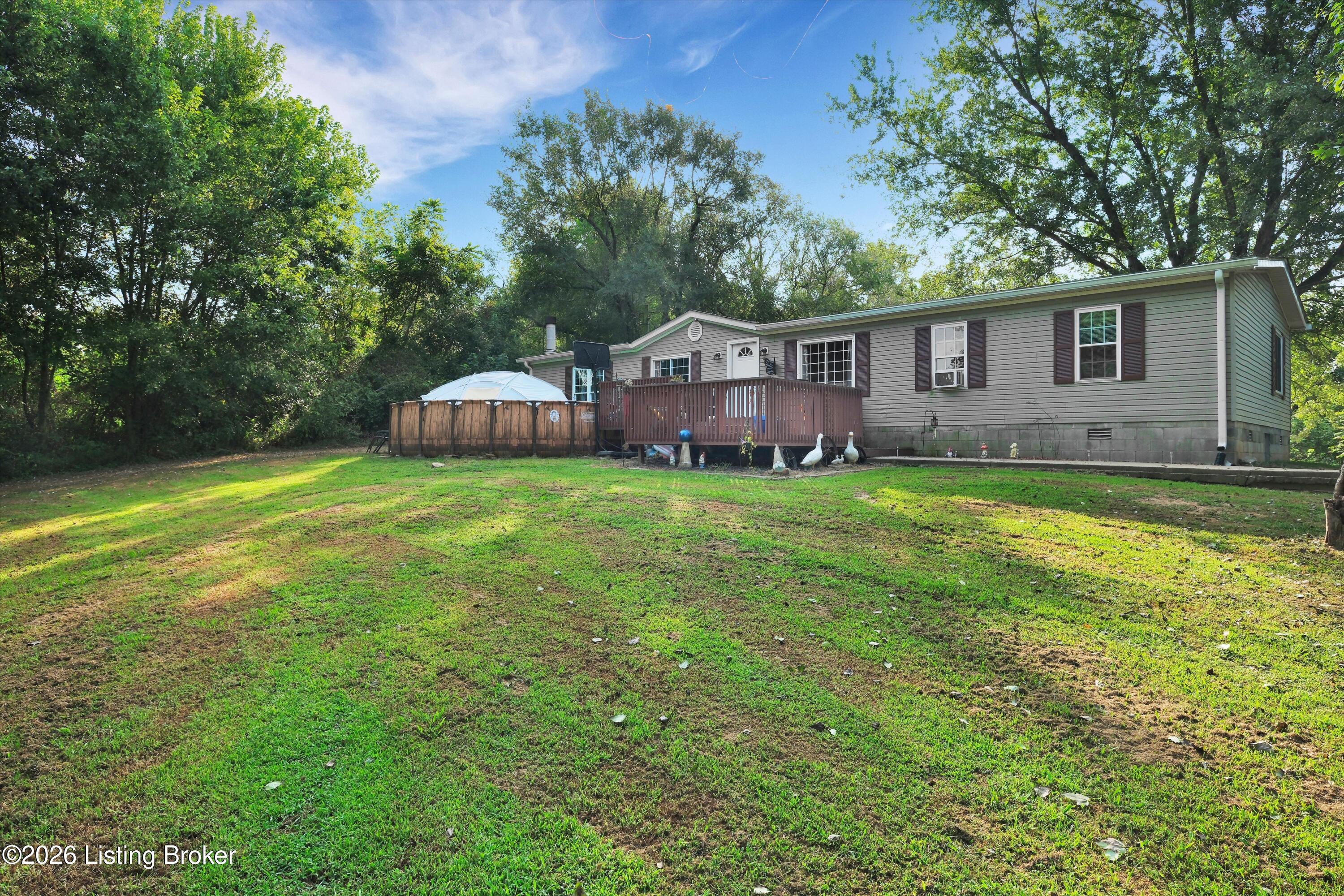 435 Thompson Ln Property Photo 2