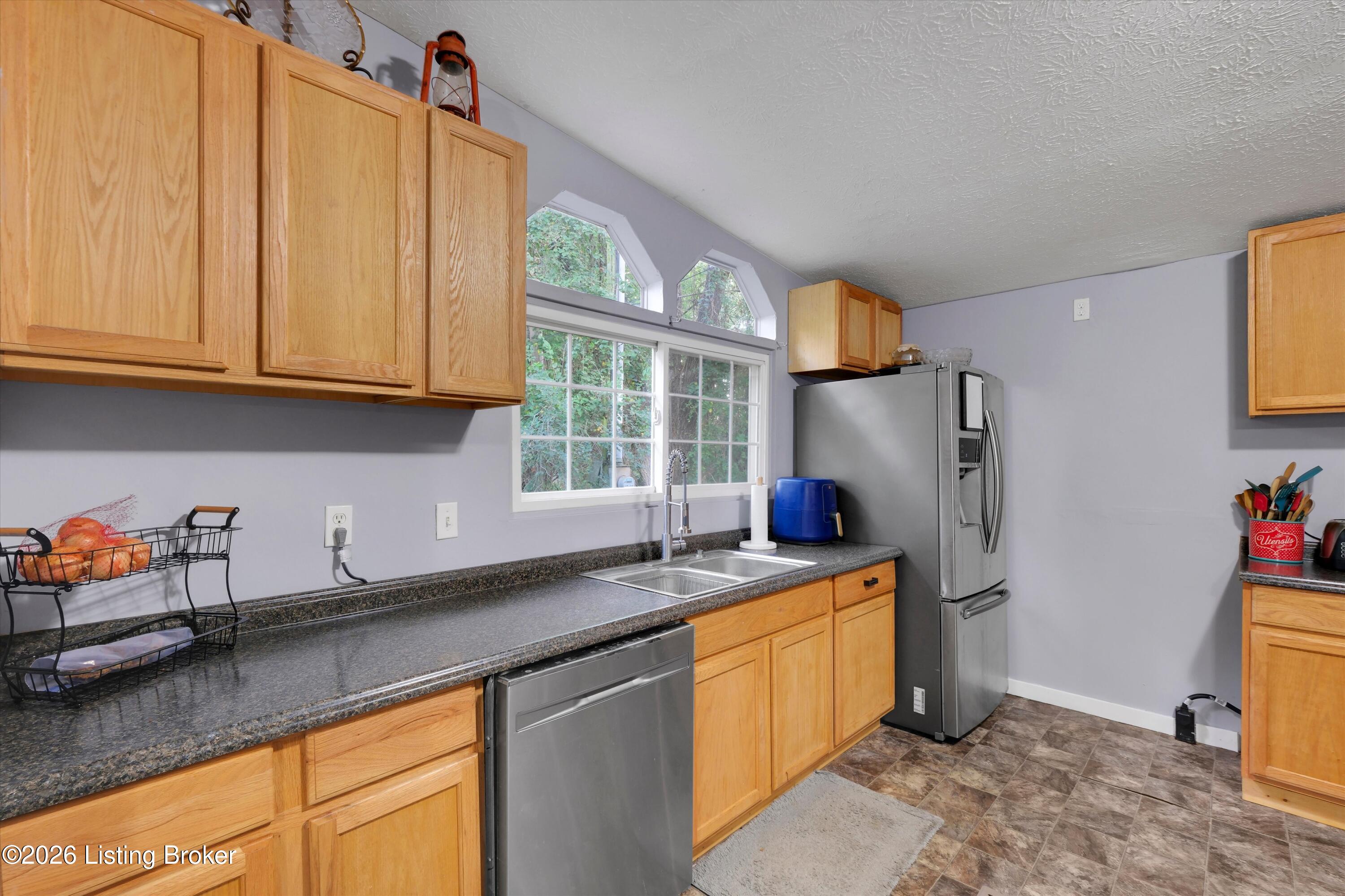 435 Thompson Ln Property Photo 14