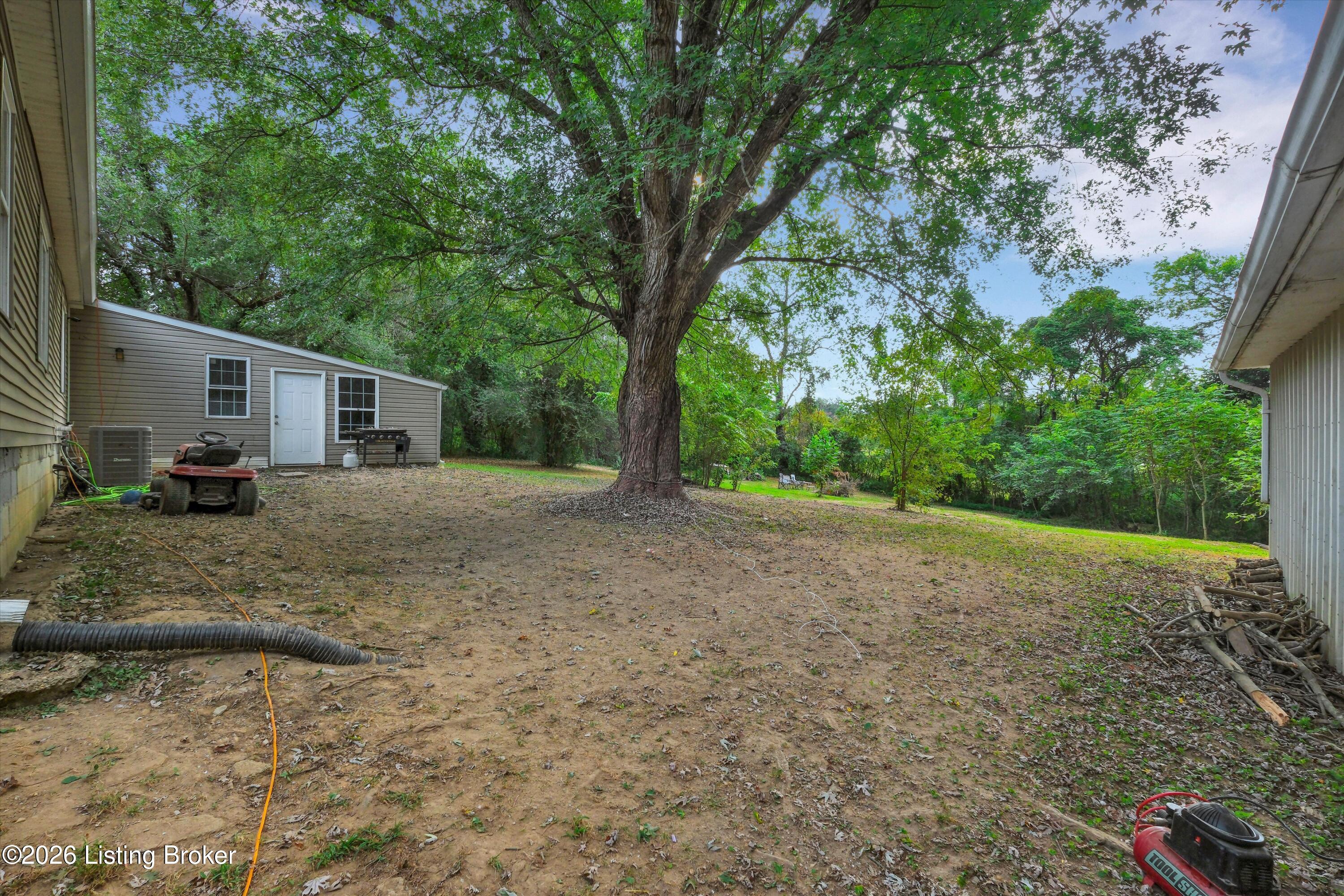 435 Thompson Ln Property Photo 32