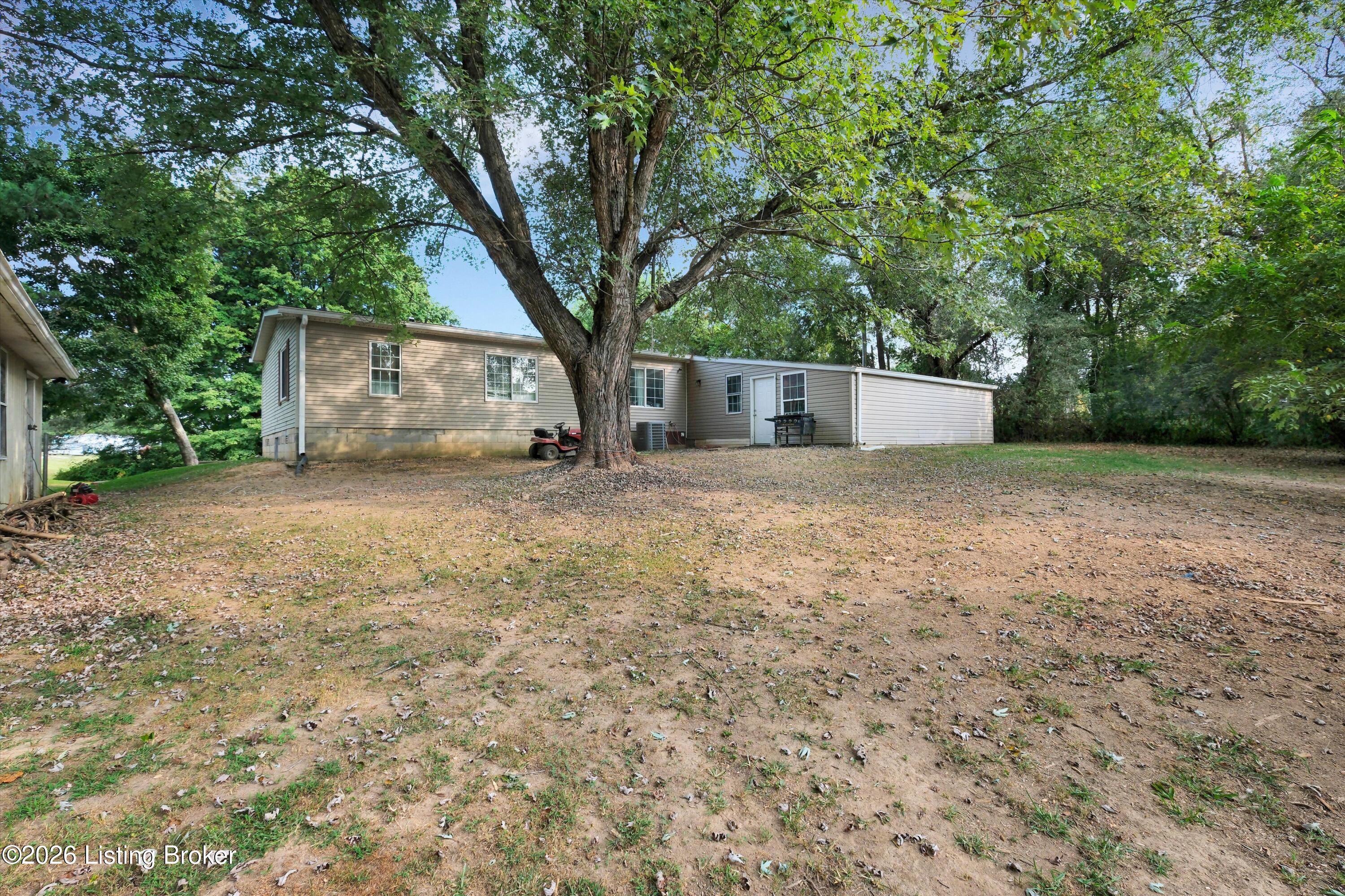 435 Thompson Ln Property Photo 35