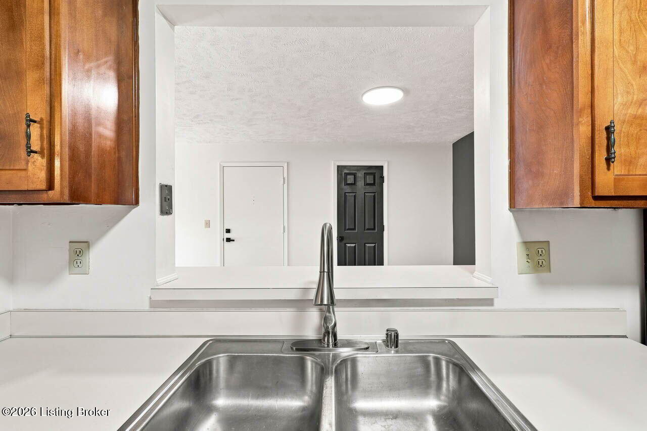 3306 Colonial Manor Cir 6b Property Photo 23