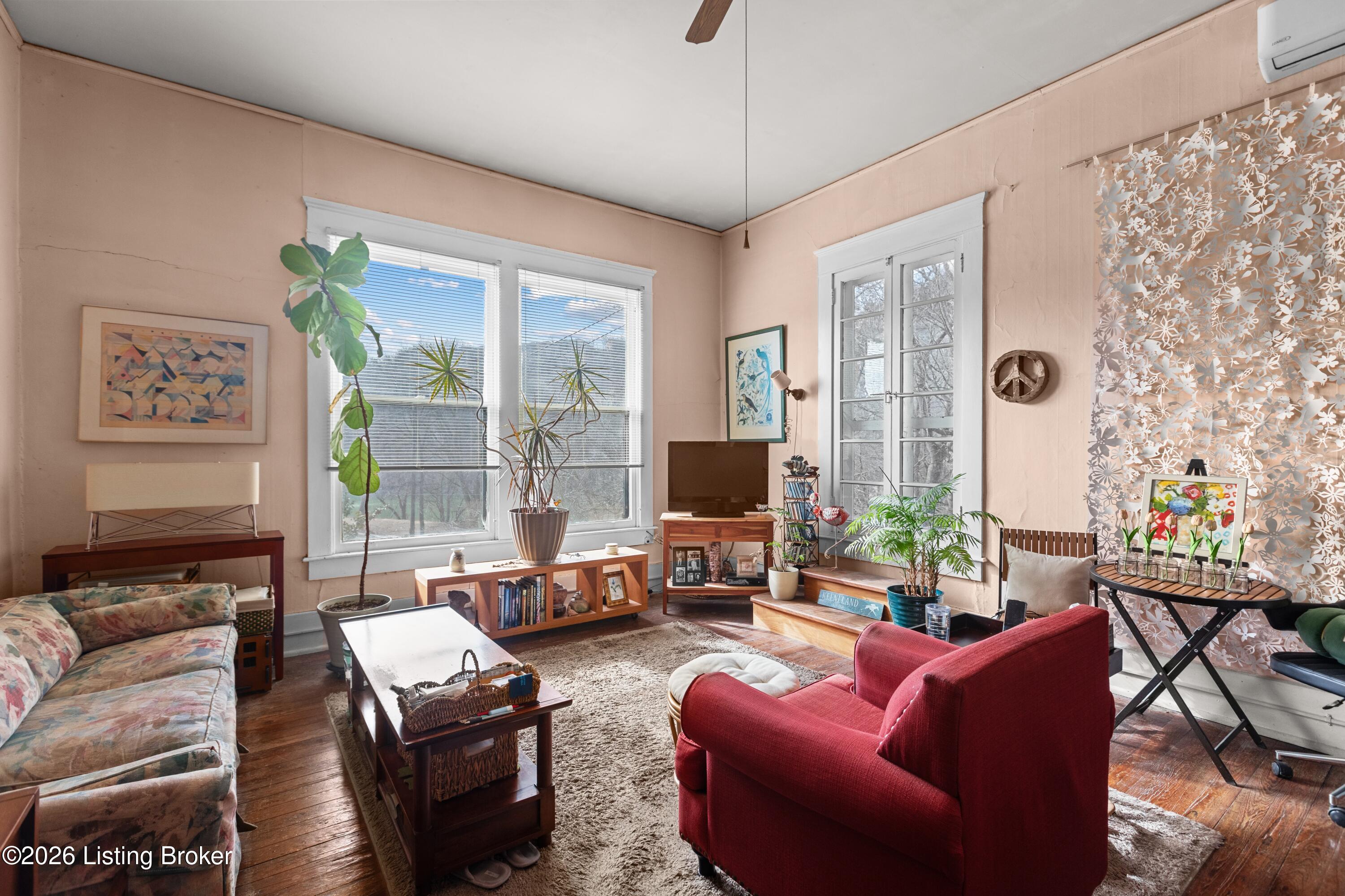 514 Wapping St Property Photo 27
