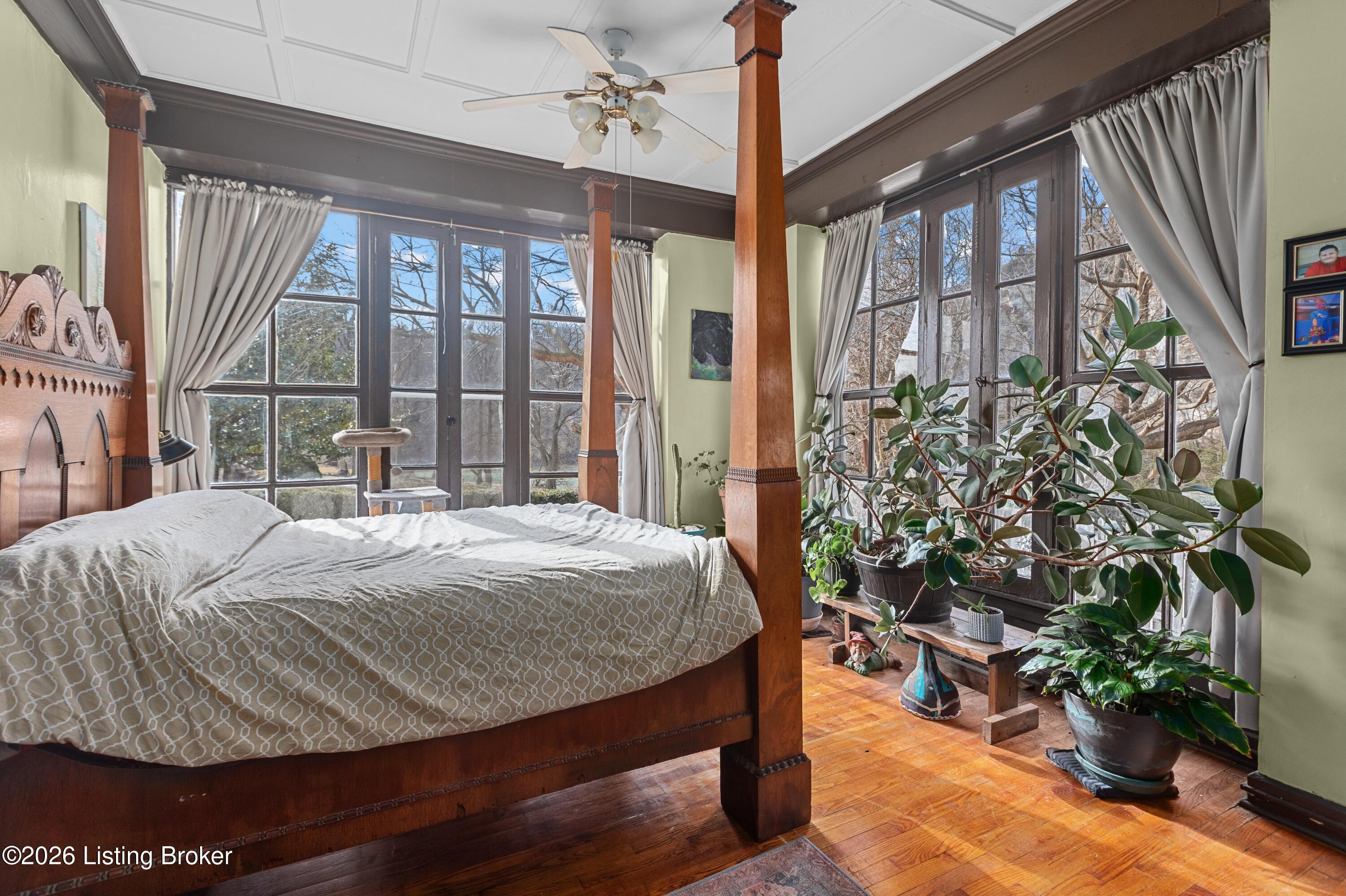 514 Wapping St Property Photo 32
