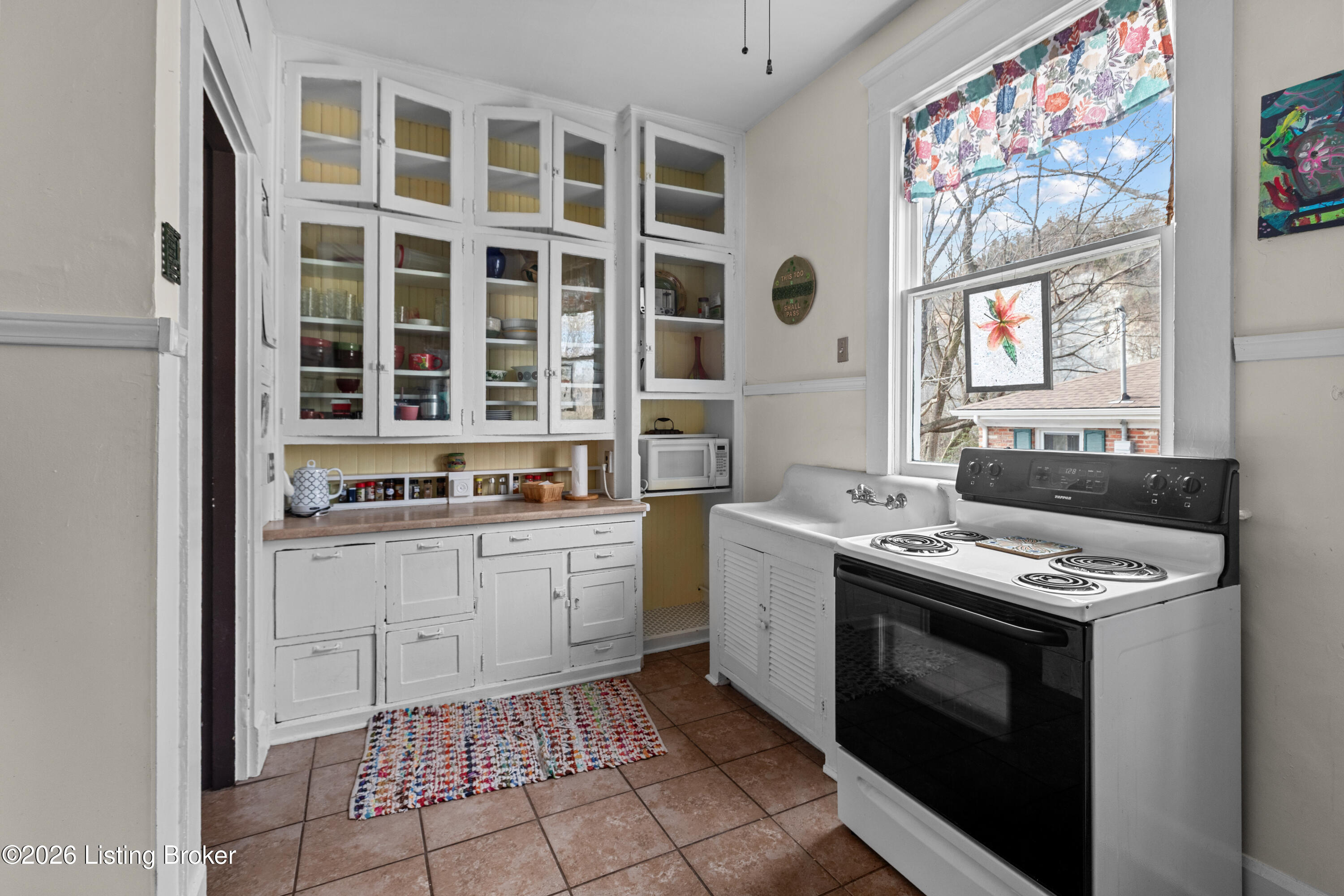 514 Wapping St Property Photo 37