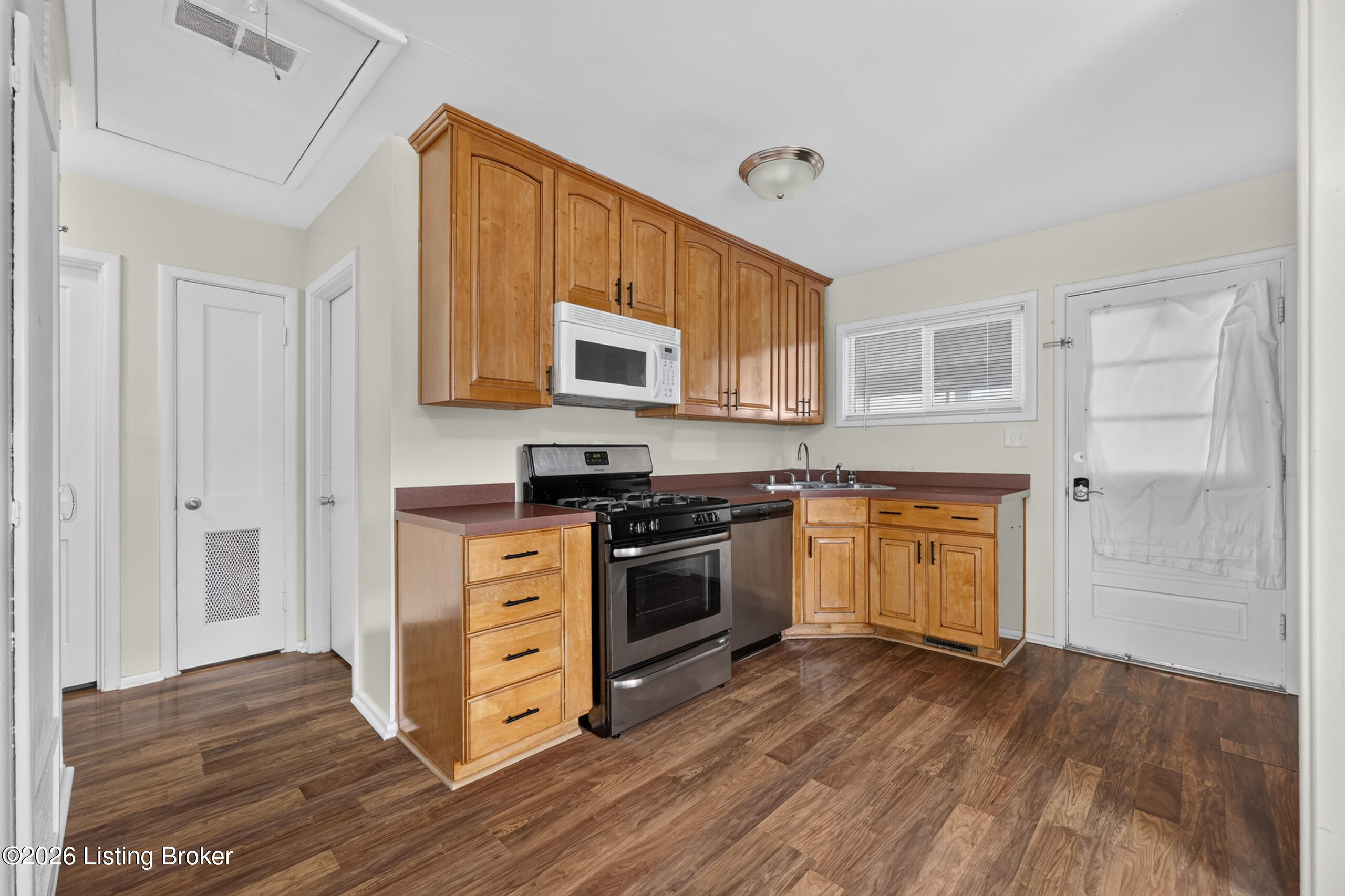 4919 Warbler Way Property Photo 28