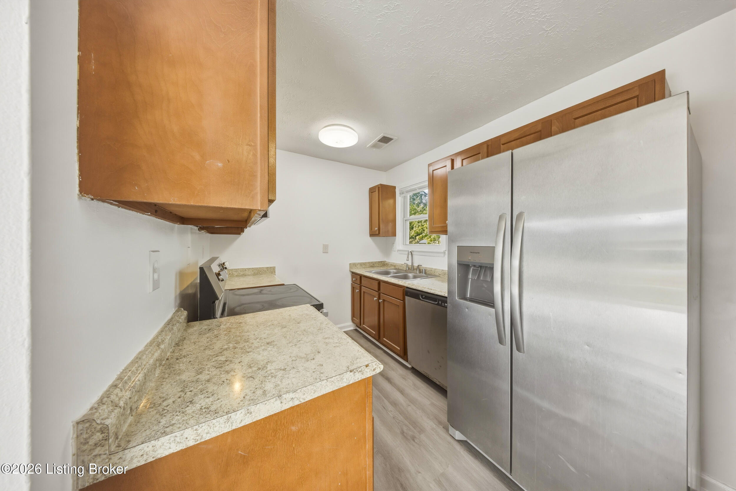 10914 Waycross Ave Property Photo 12