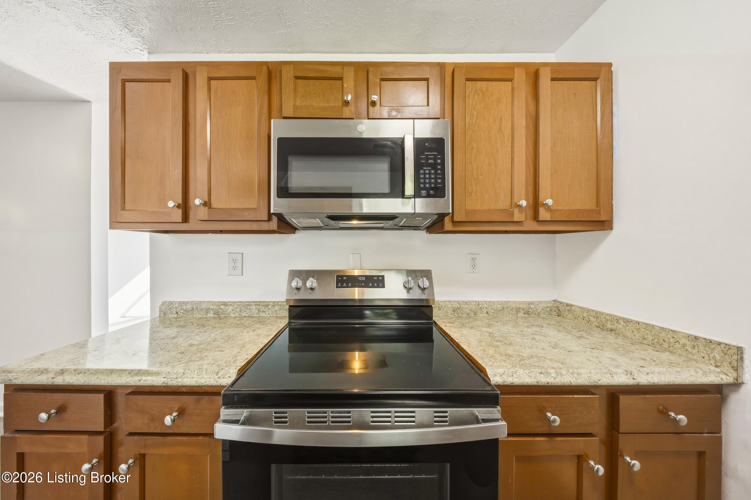 10914 Waycross Ave Property Photo 14