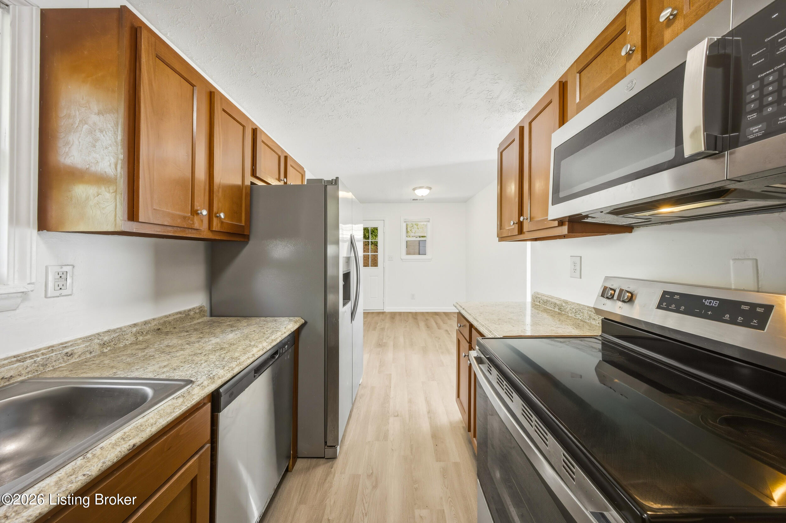 10914 Waycross Ave Property Photo 15