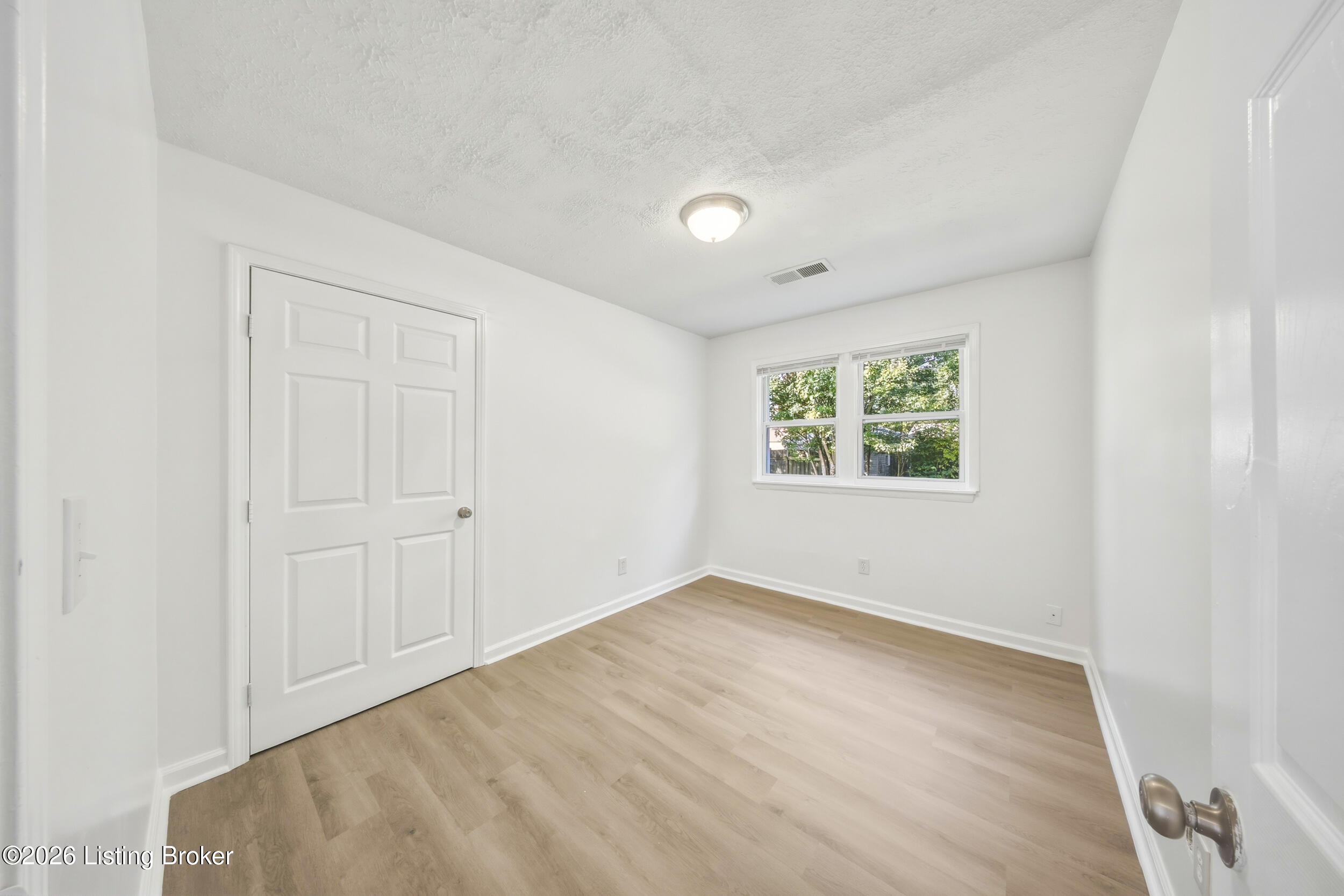 10914 Waycross Ave Property Photo 17