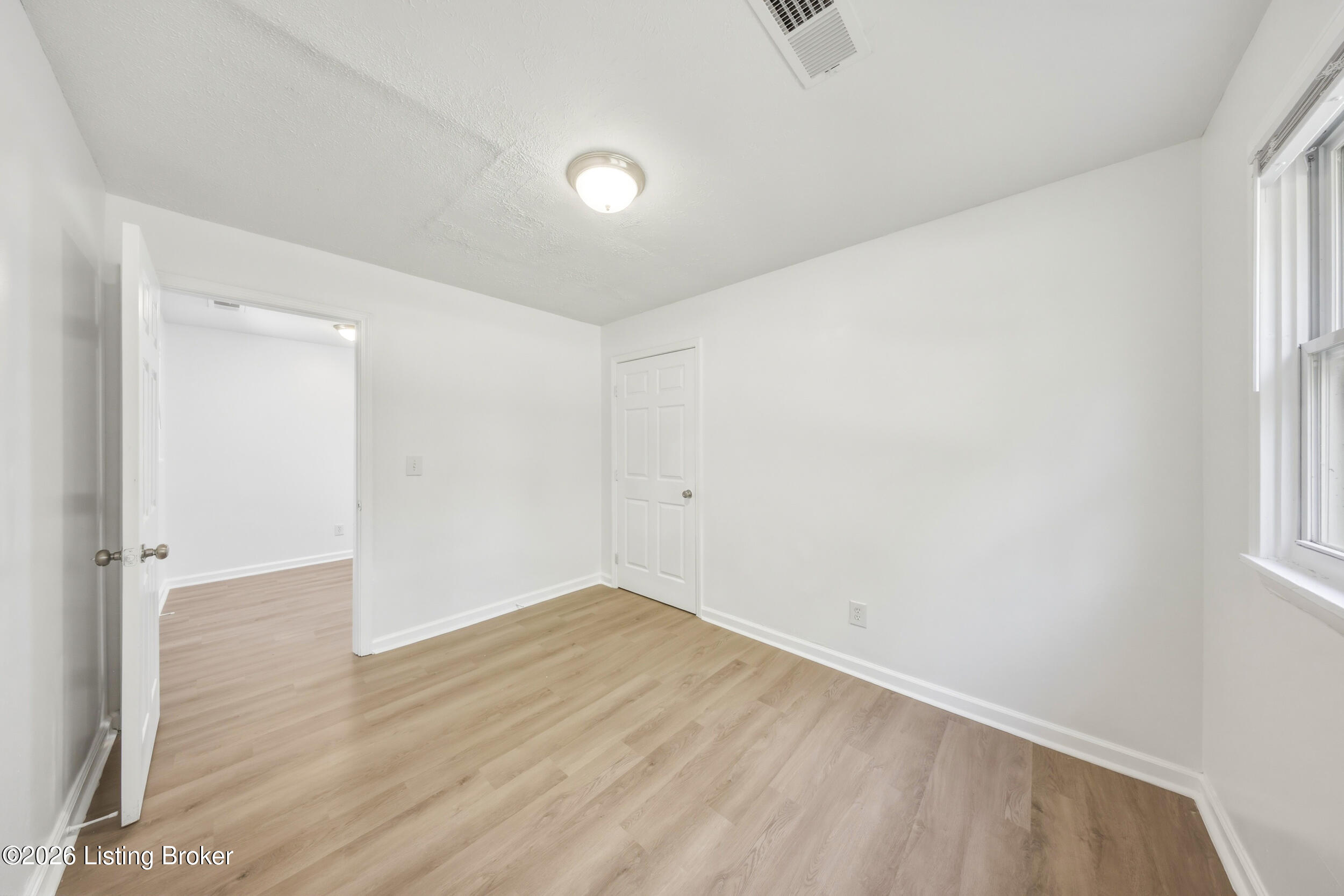 10914 Waycross Ave Property Photo 18