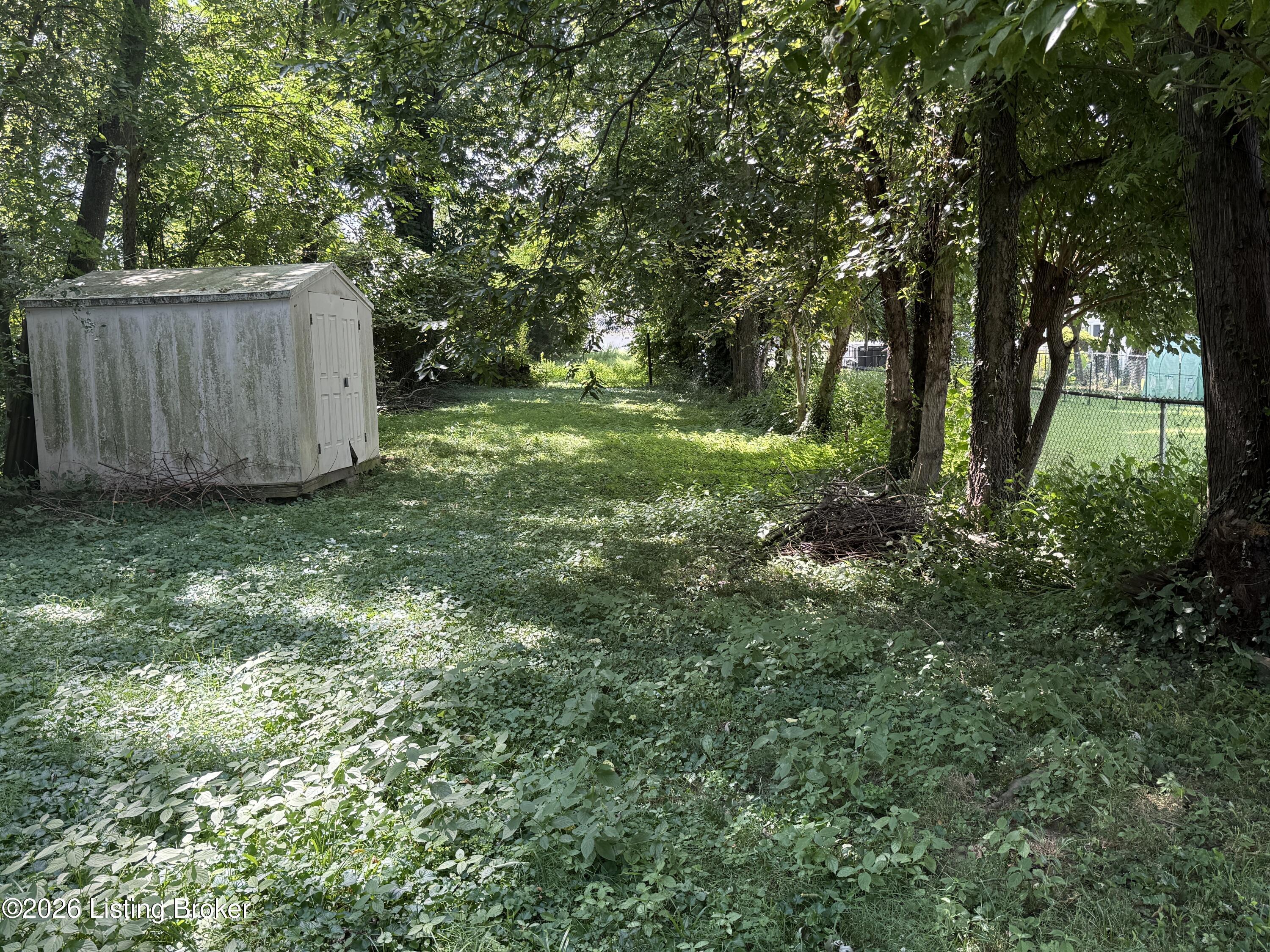 4144 Greenwood Ave Property Photo 4