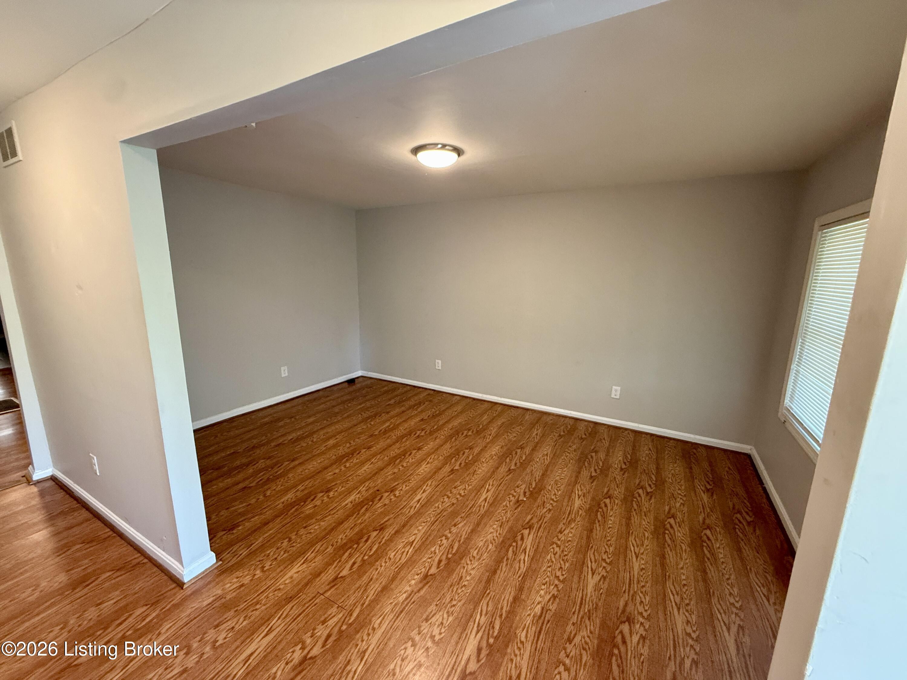 4144 Greenwood Ave Property Photo 6