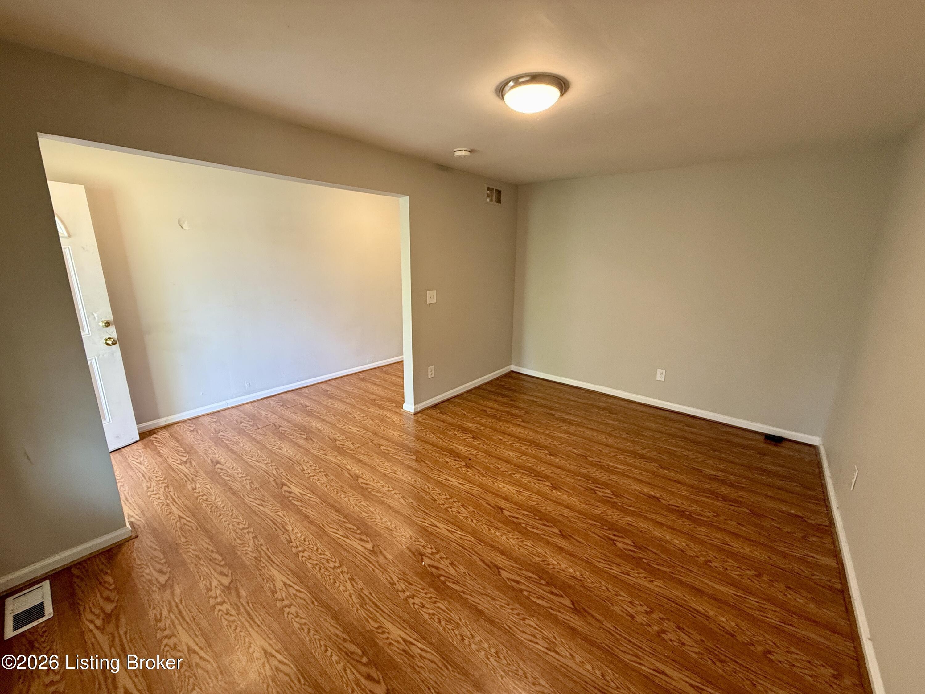 4144 Greenwood Ave Property Photo 7