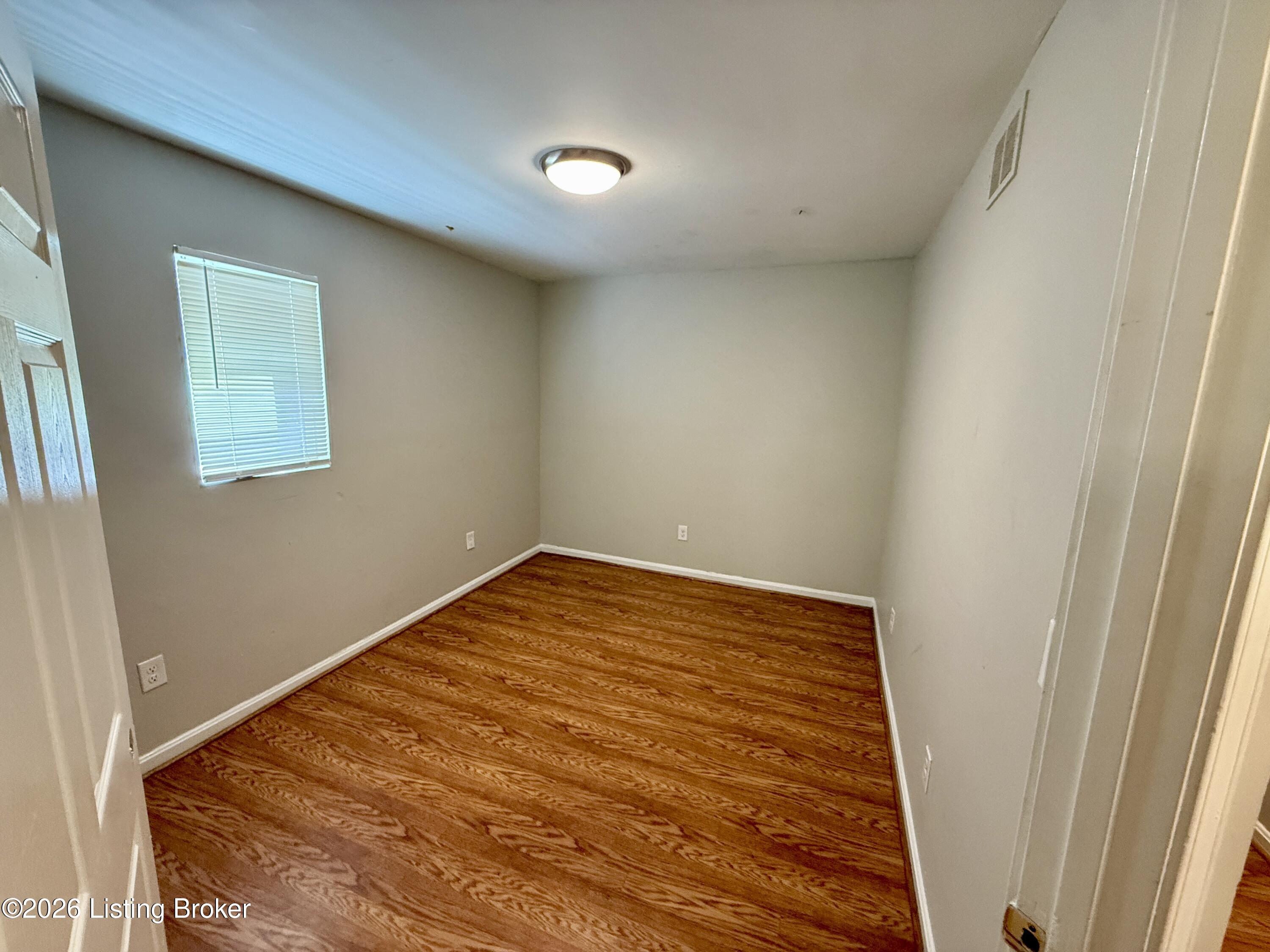 4144 Greenwood Ave Property Photo 9