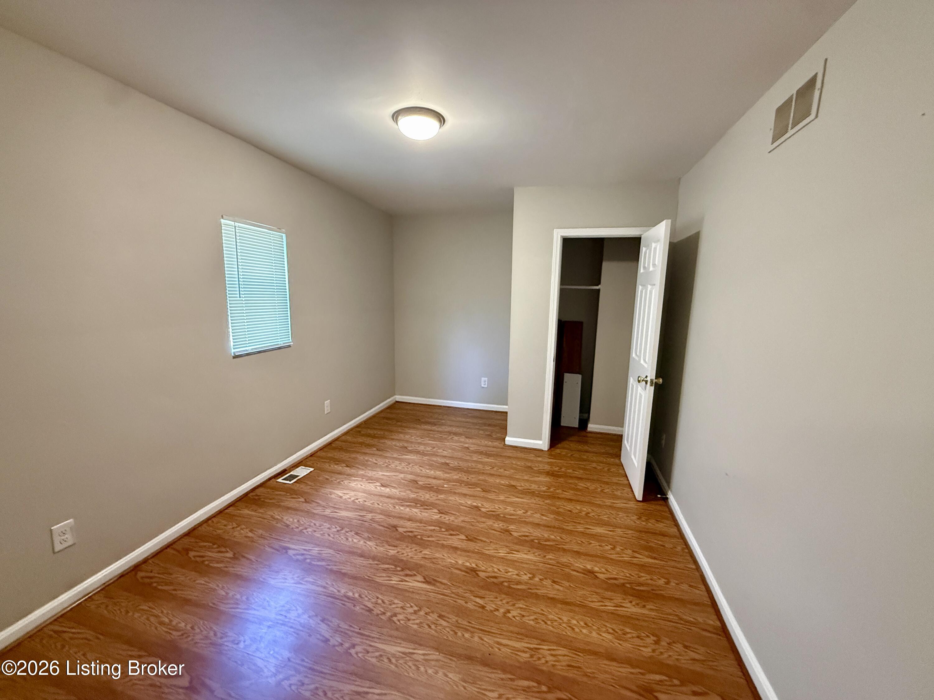 4144 Greenwood Ave Property Photo 14