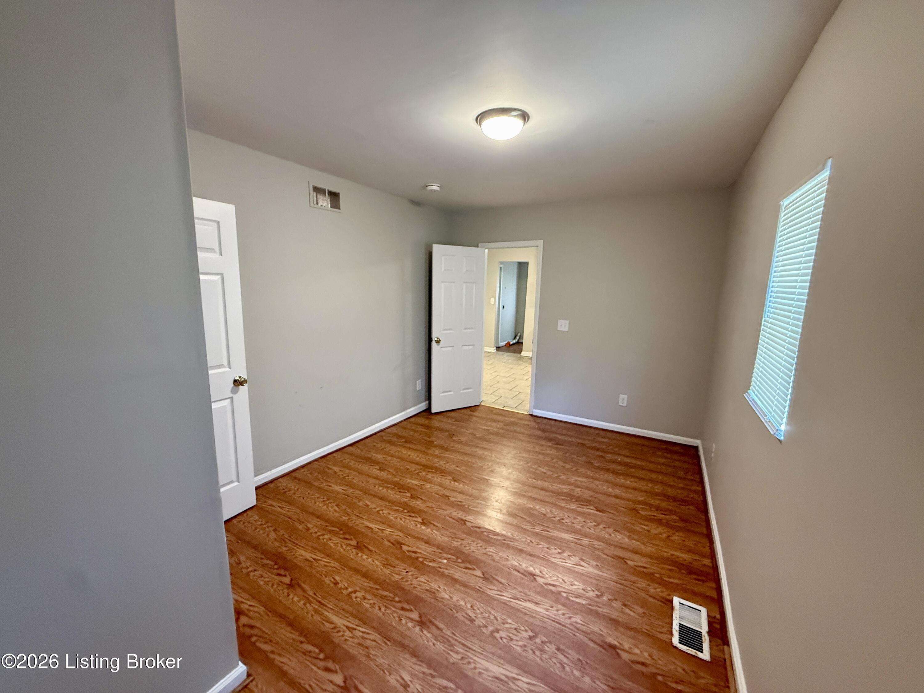 4144 Greenwood Ave Property Photo 15