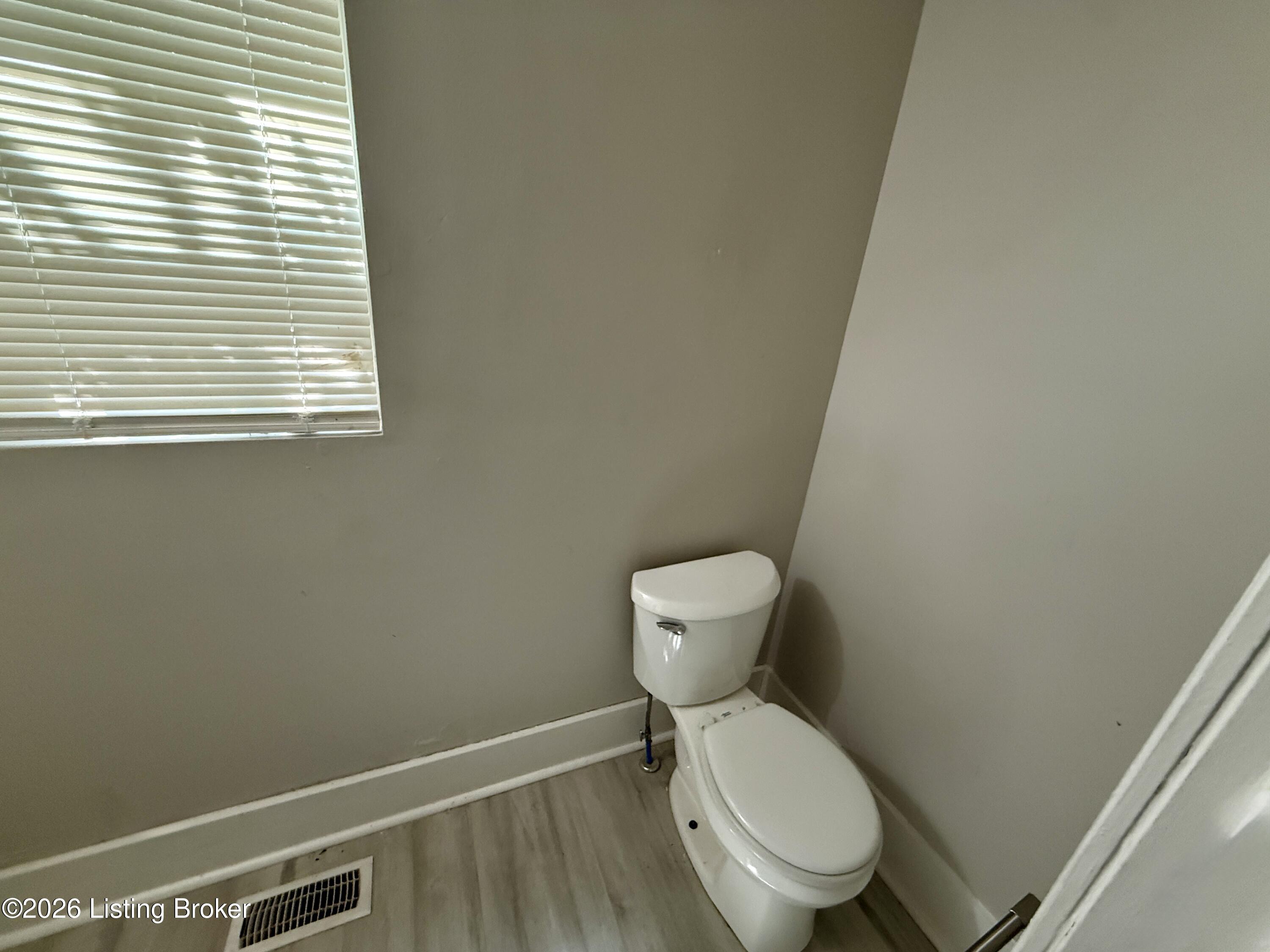 4144 Greenwood Ave Property Photo 20