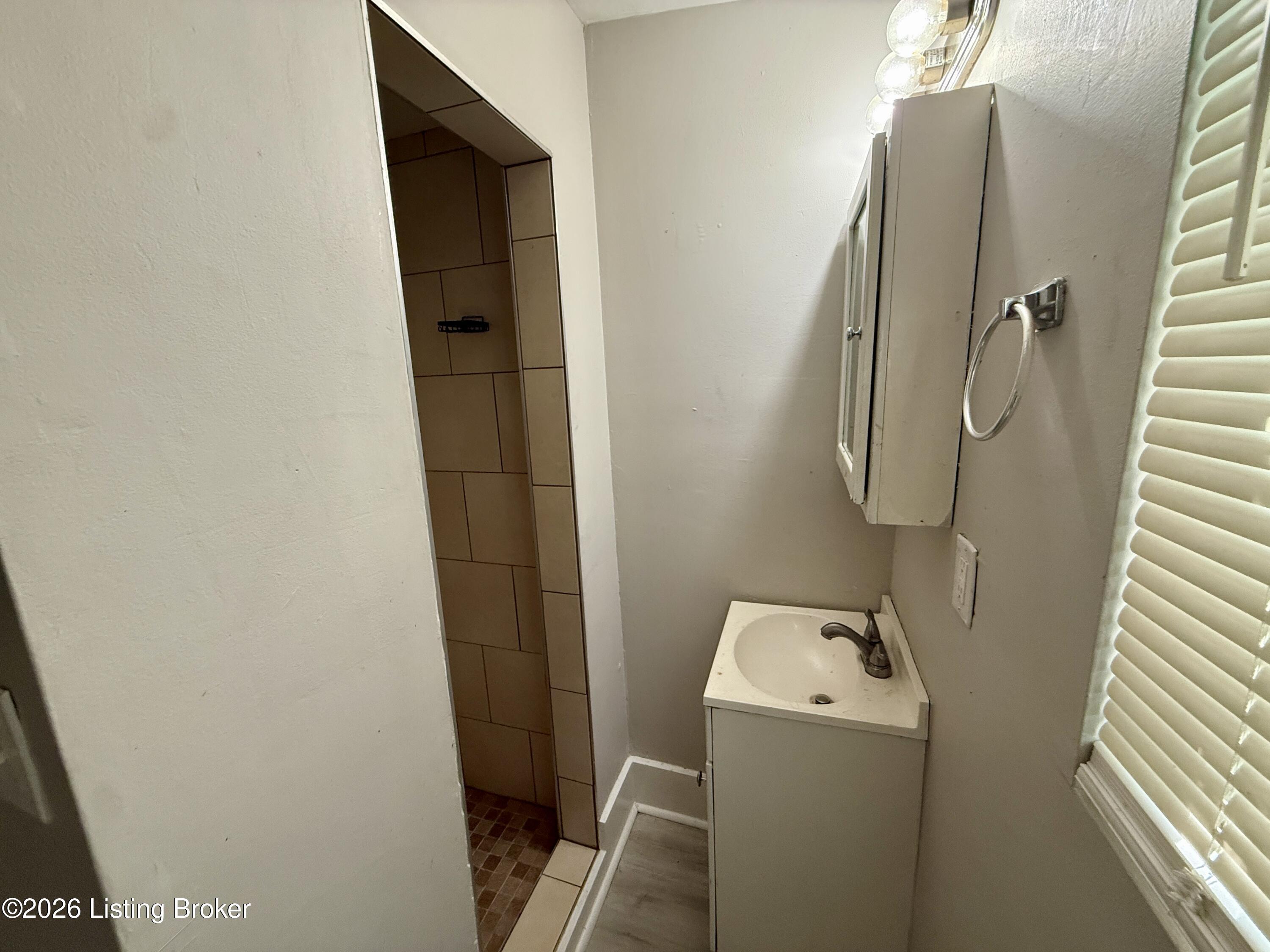 4144 Greenwood Ave Property Photo 21