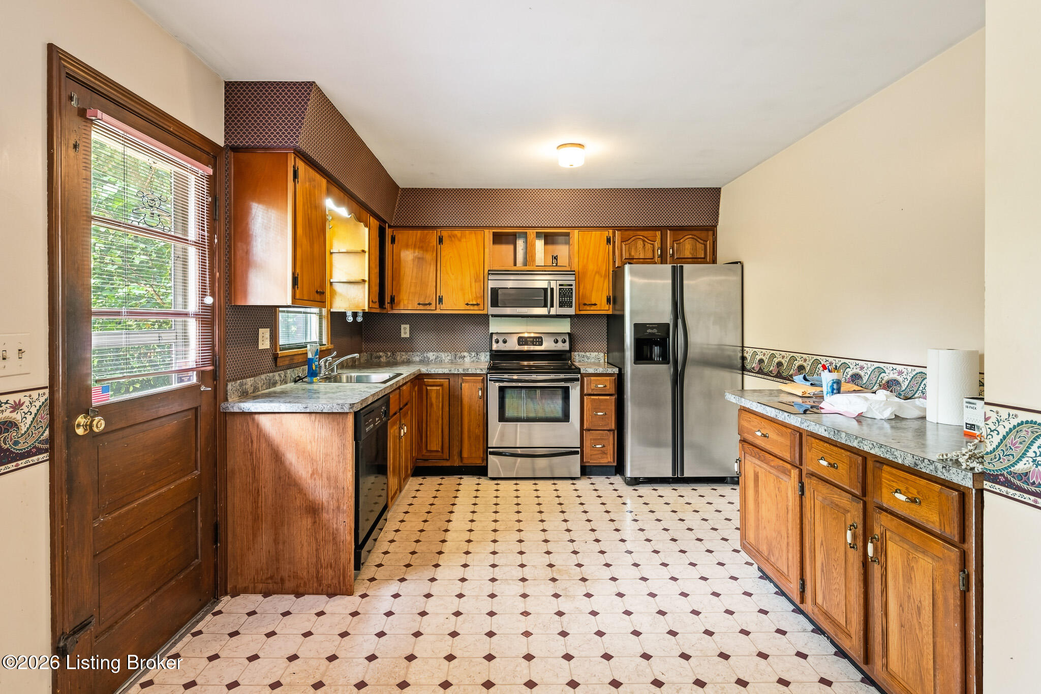 3329 Frontier Trail Property Photo 4