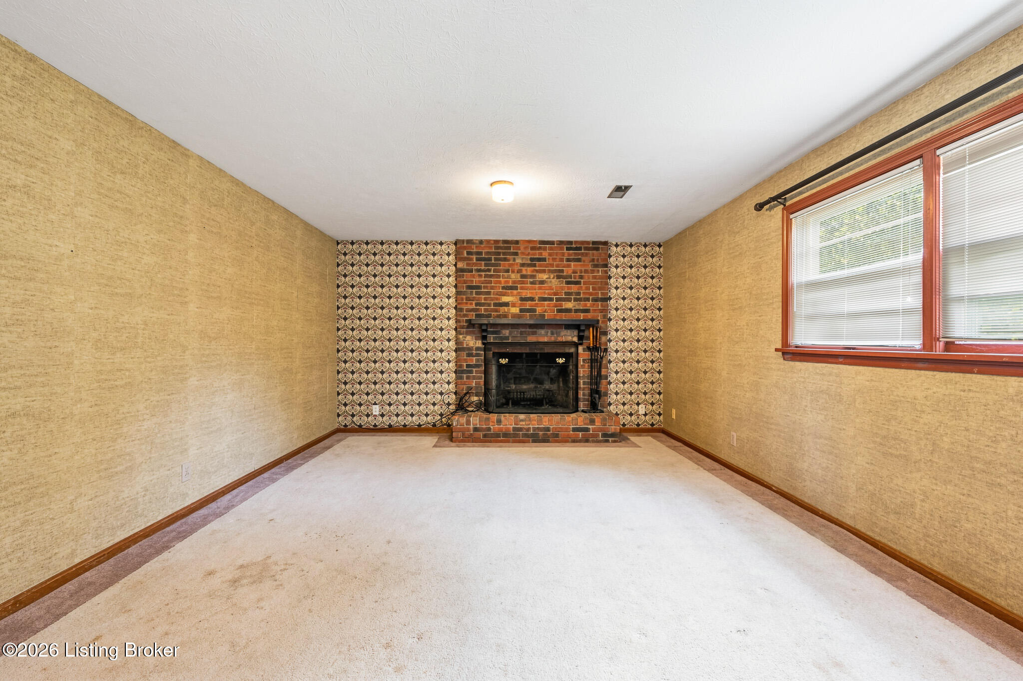3329 Frontier Trail Property Photo 6