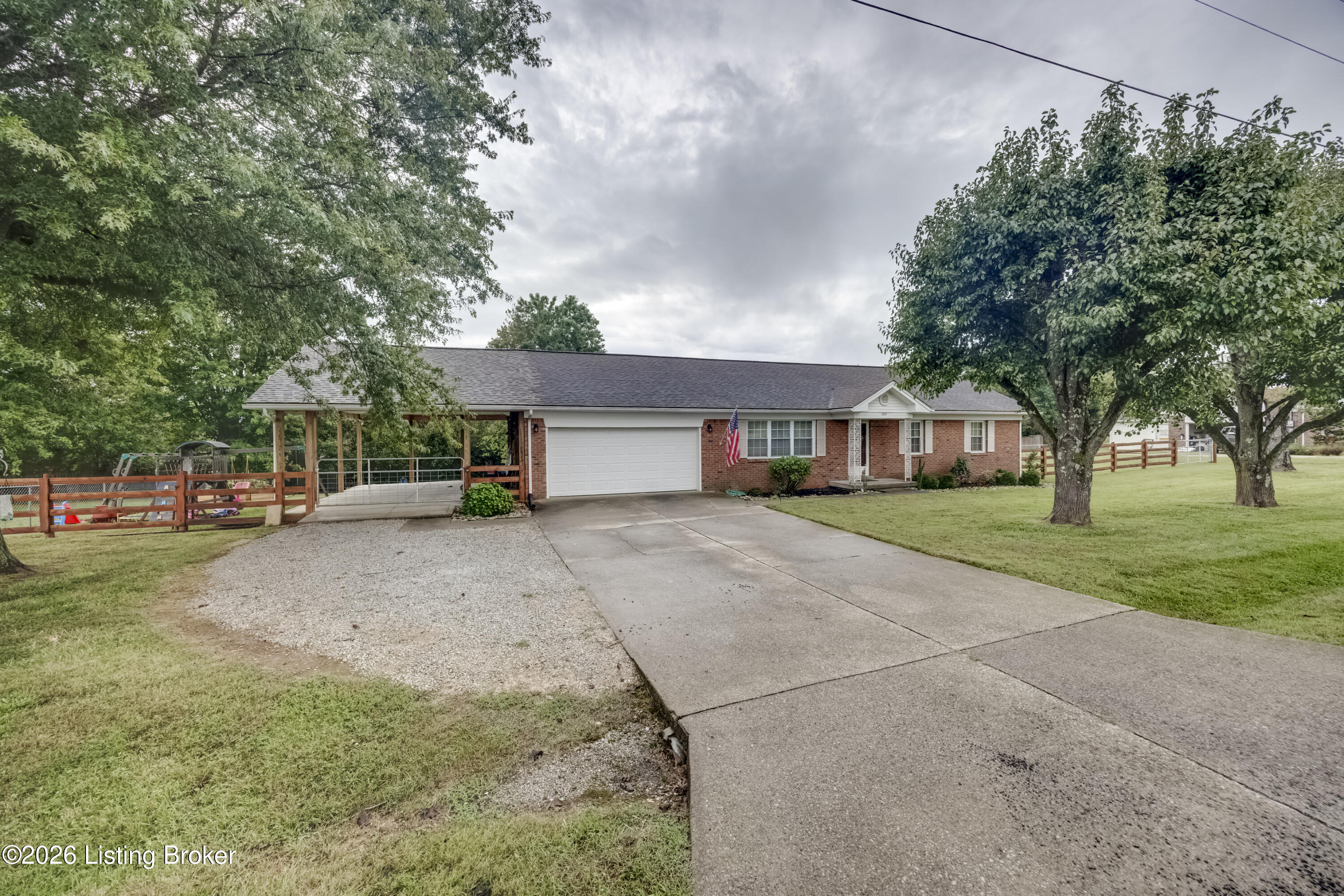 104 Olde Towne Dr Property Photo 1