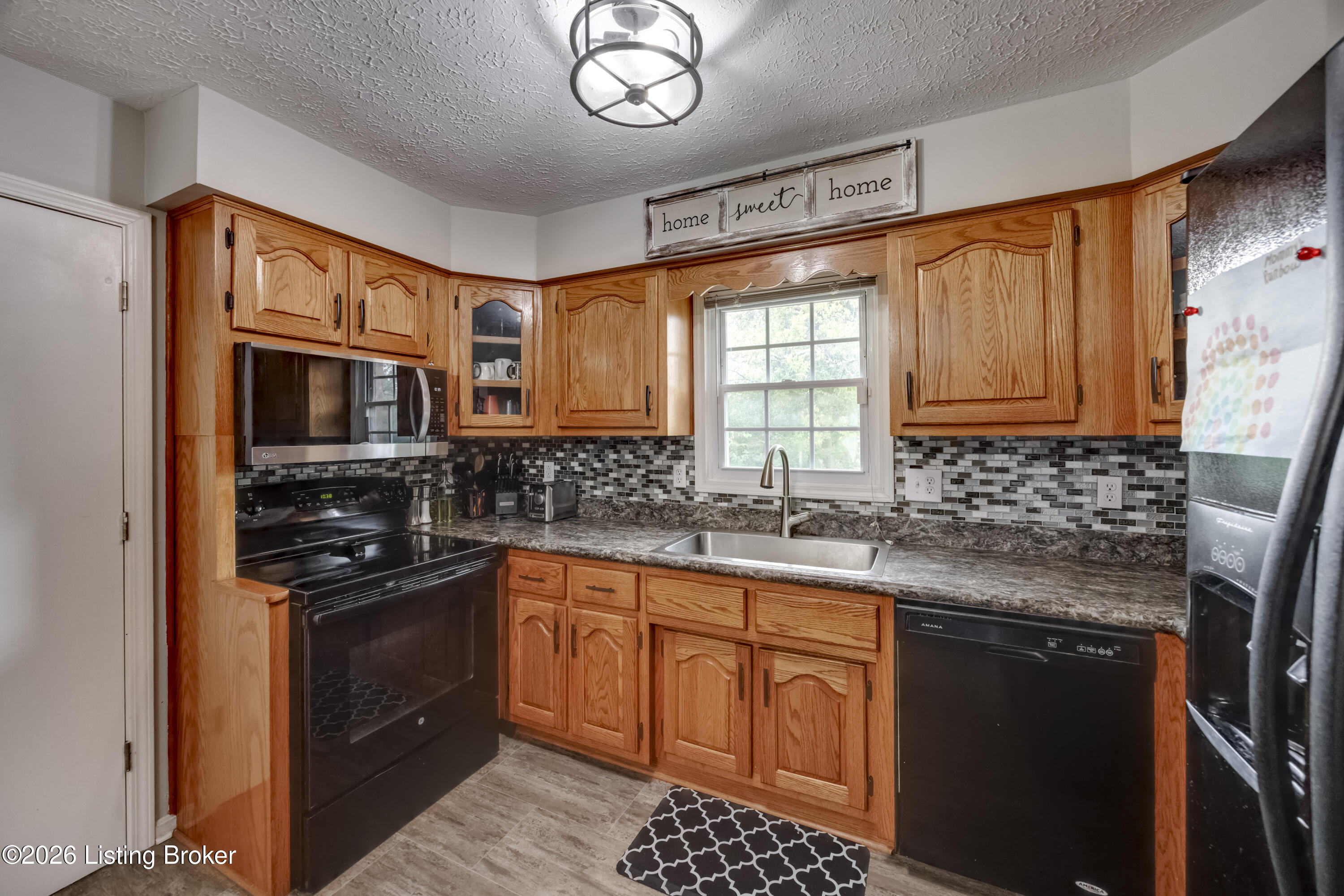 104 Olde Towne Dr Property Photo 5