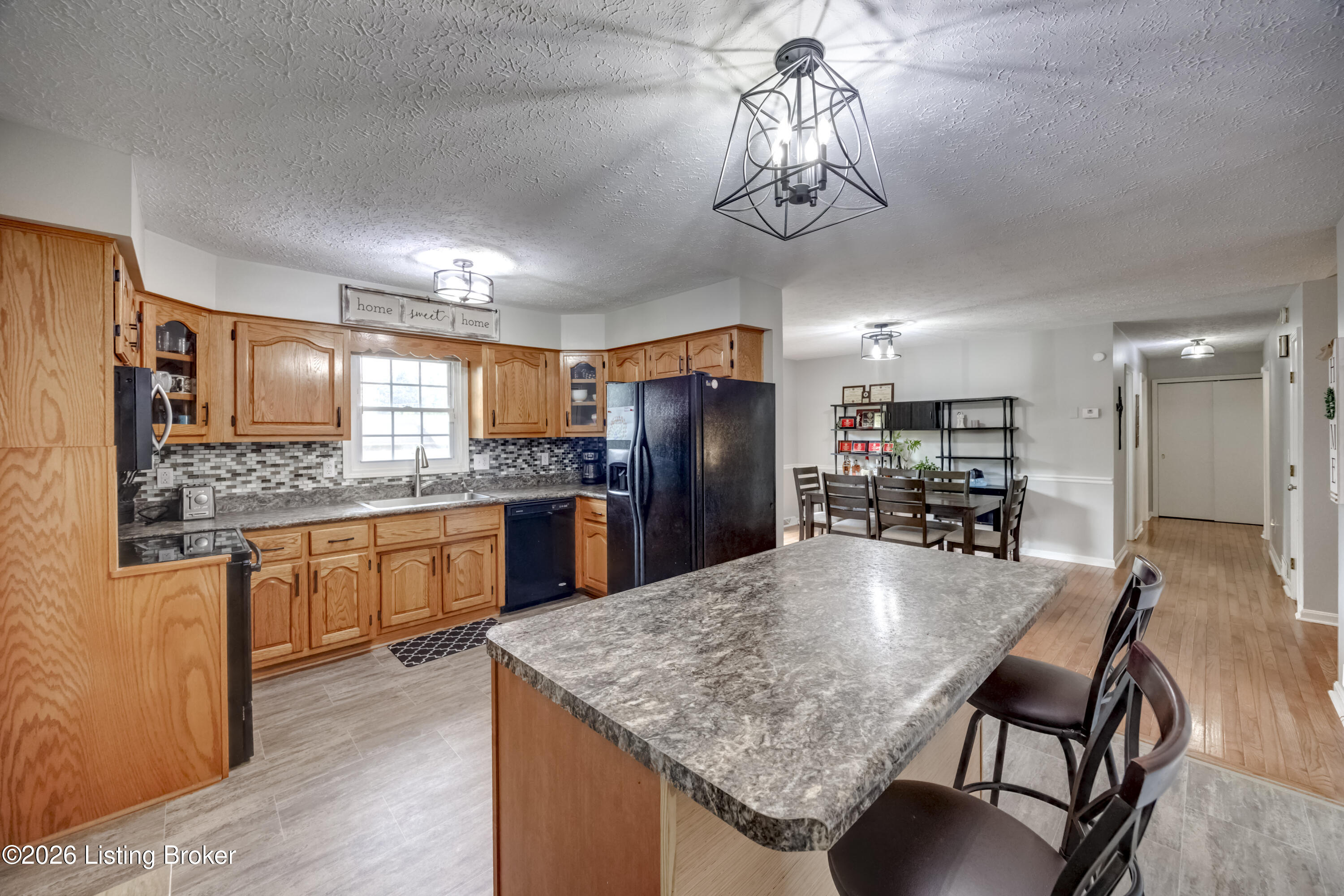104 Olde Towne Dr Property Photo 6