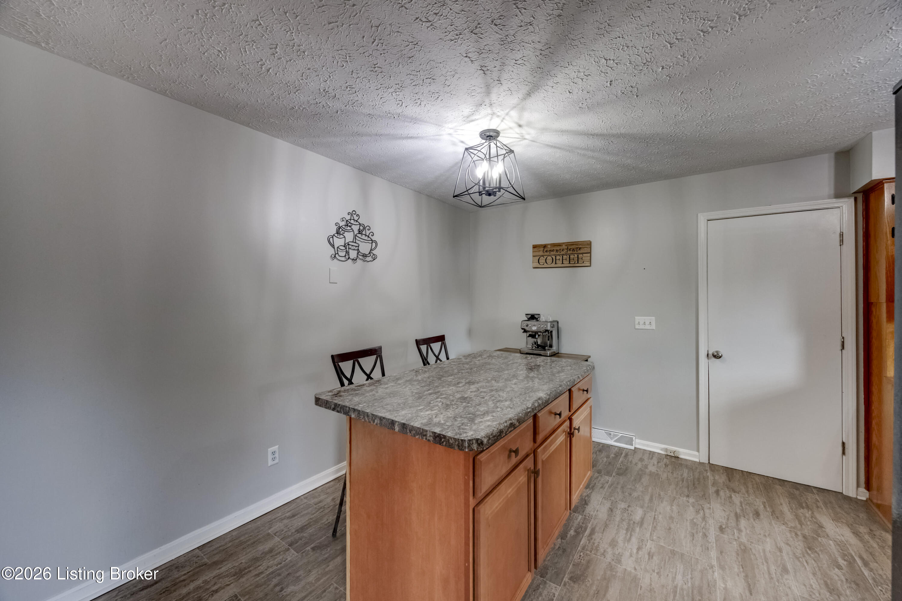 104 Olde Towne Dr Property Photo 14