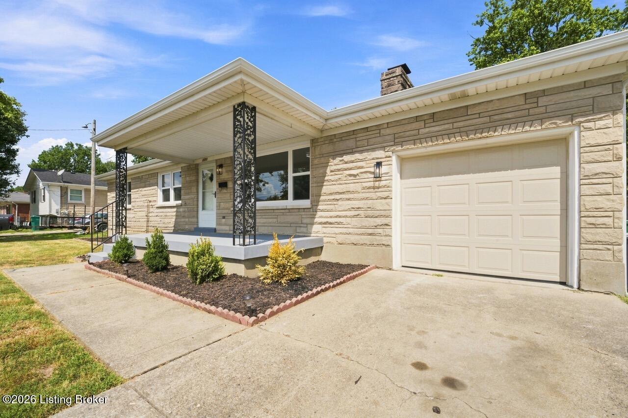 6211 Maywick Rd Property Photo 2