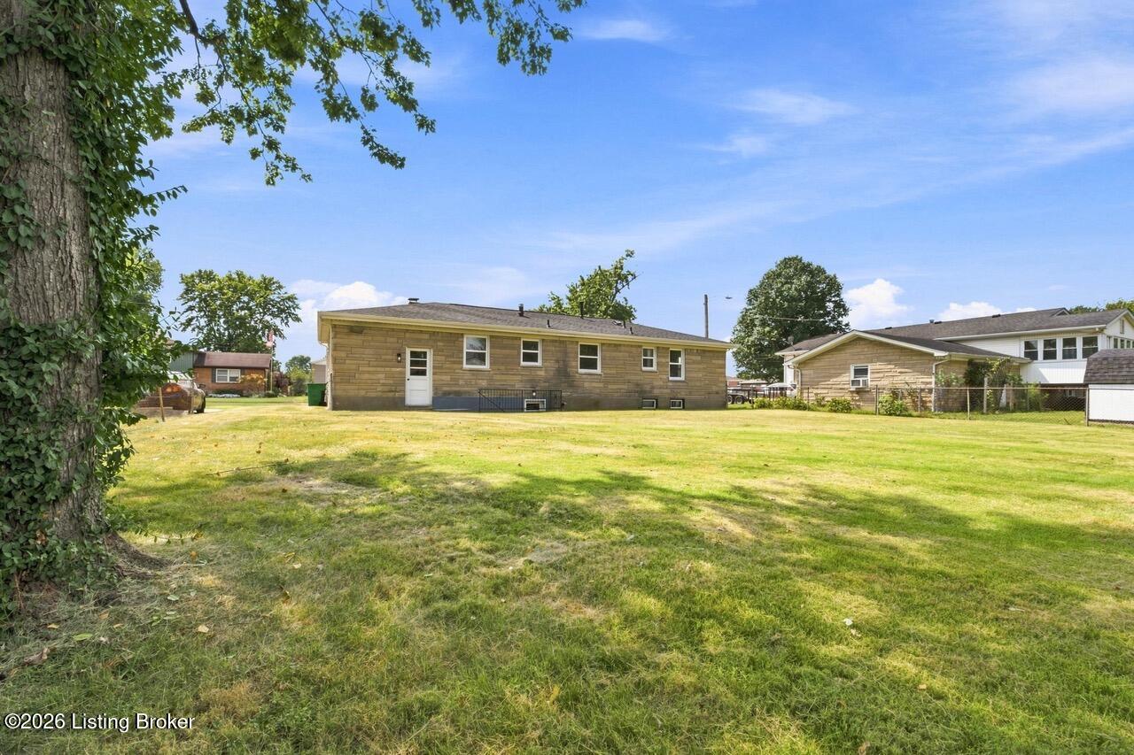 6211 Maywick Rd Property Photo 32