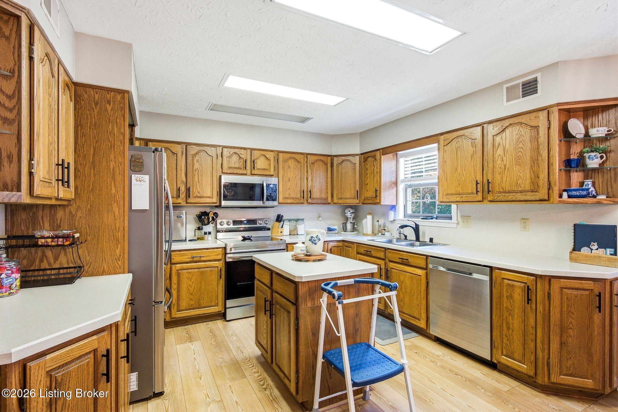 4113 Hurstbourne Woods Dr Property Photo 21