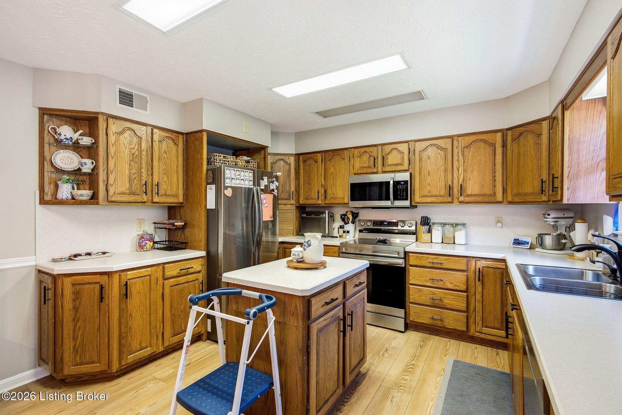 4113 Hurstbourne Woods Dr Property Photo 22
