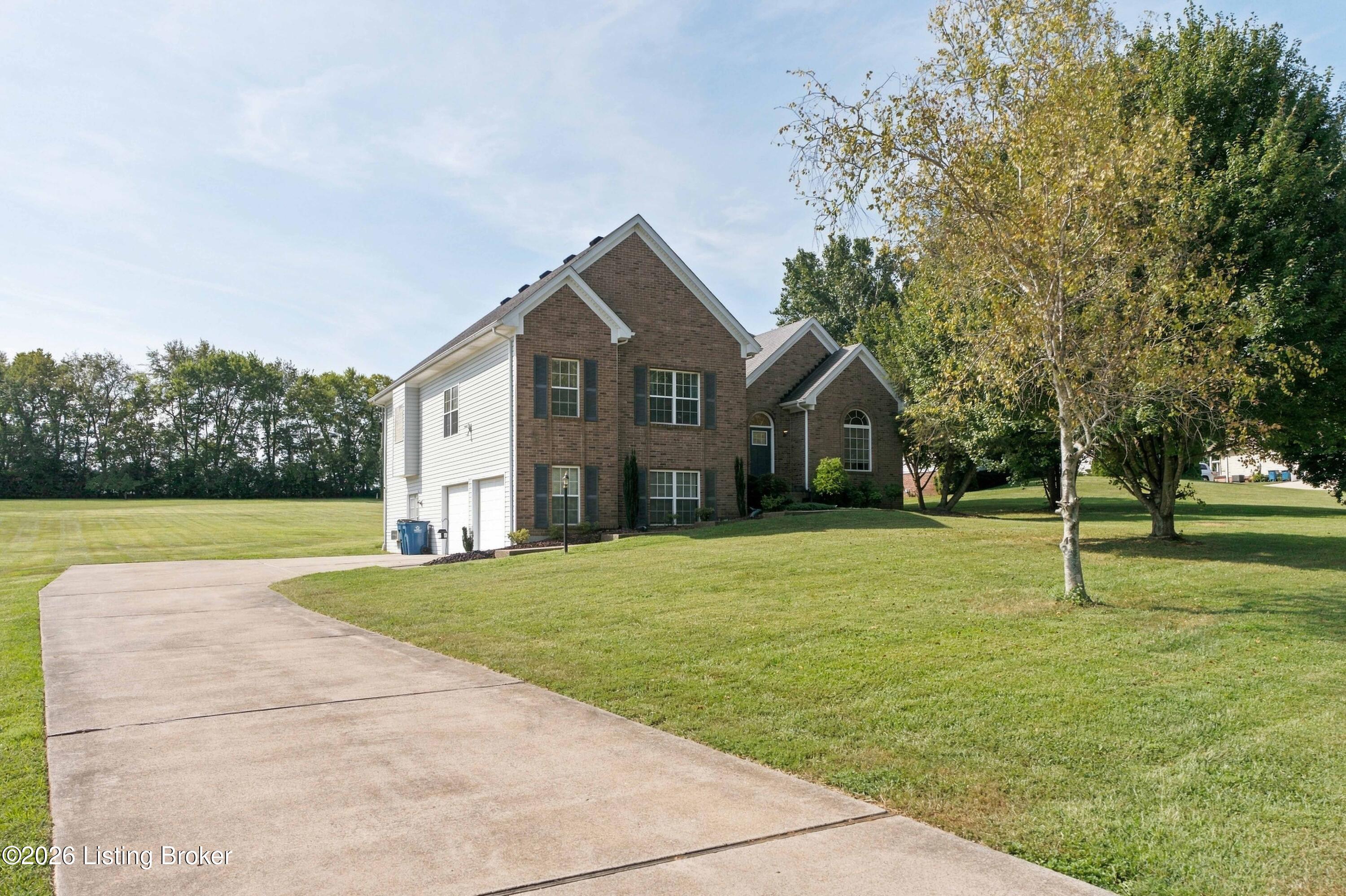 2101 Charleston Way Property Photo 4