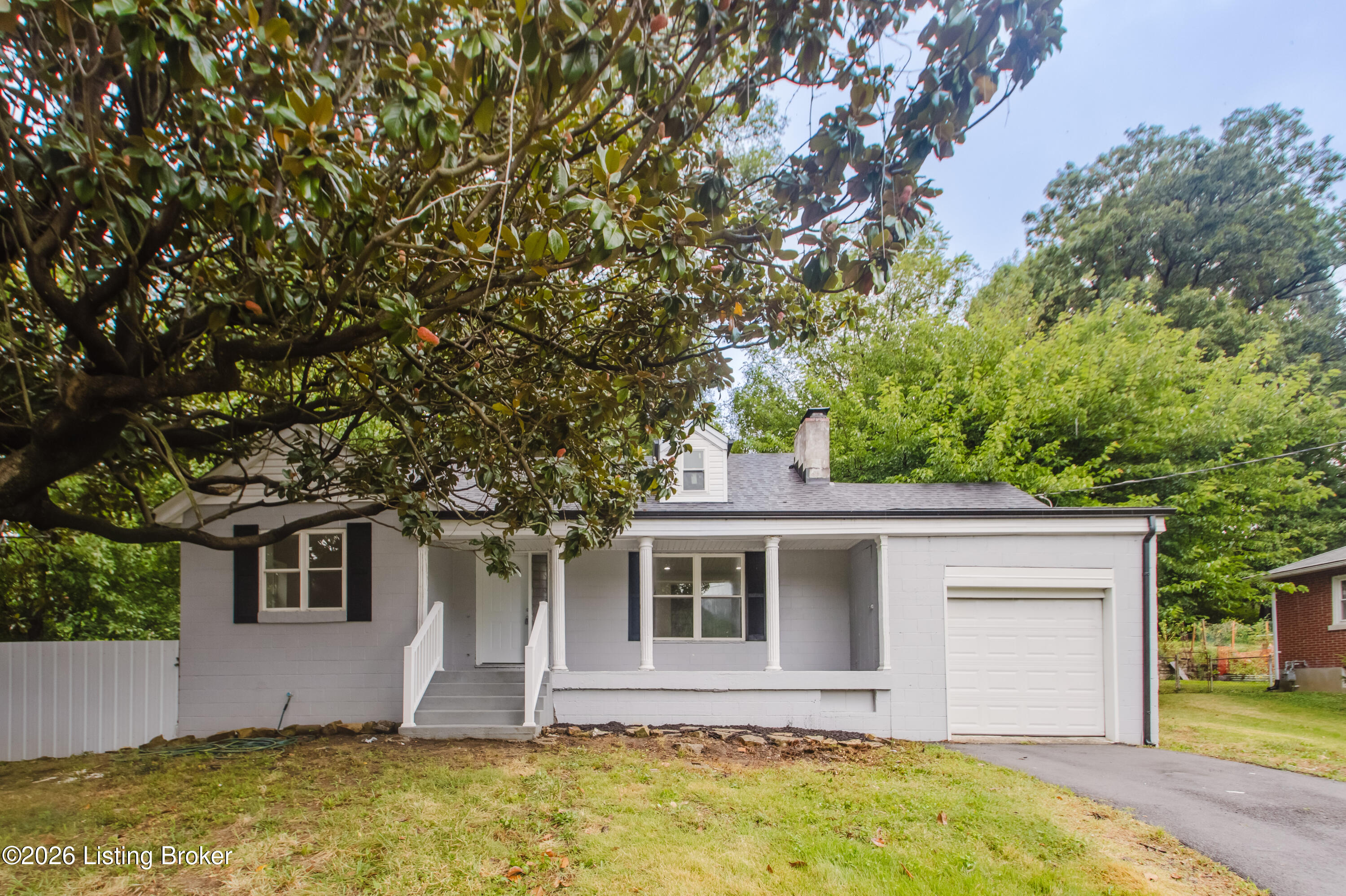 5319 New Cut Rd Property Photo 1